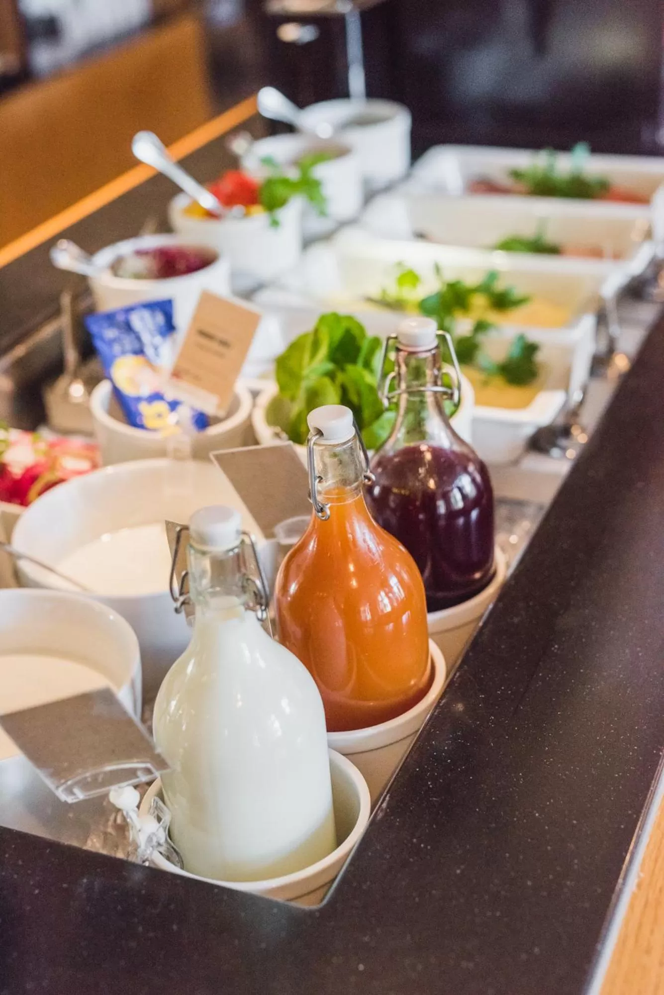 Restaurant/places to eat in Home Hotel Bilan