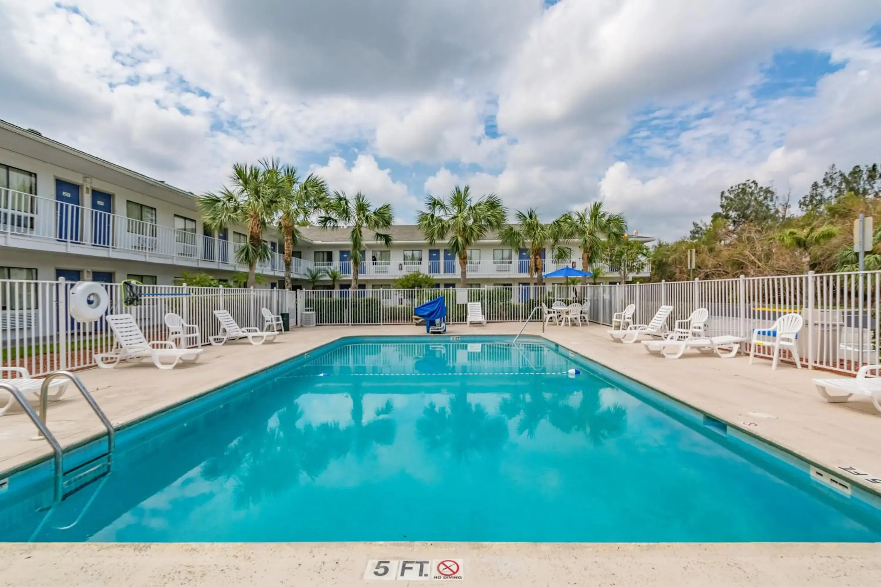 Swimming Pool in Motel 6-Ft. Pierce, FL