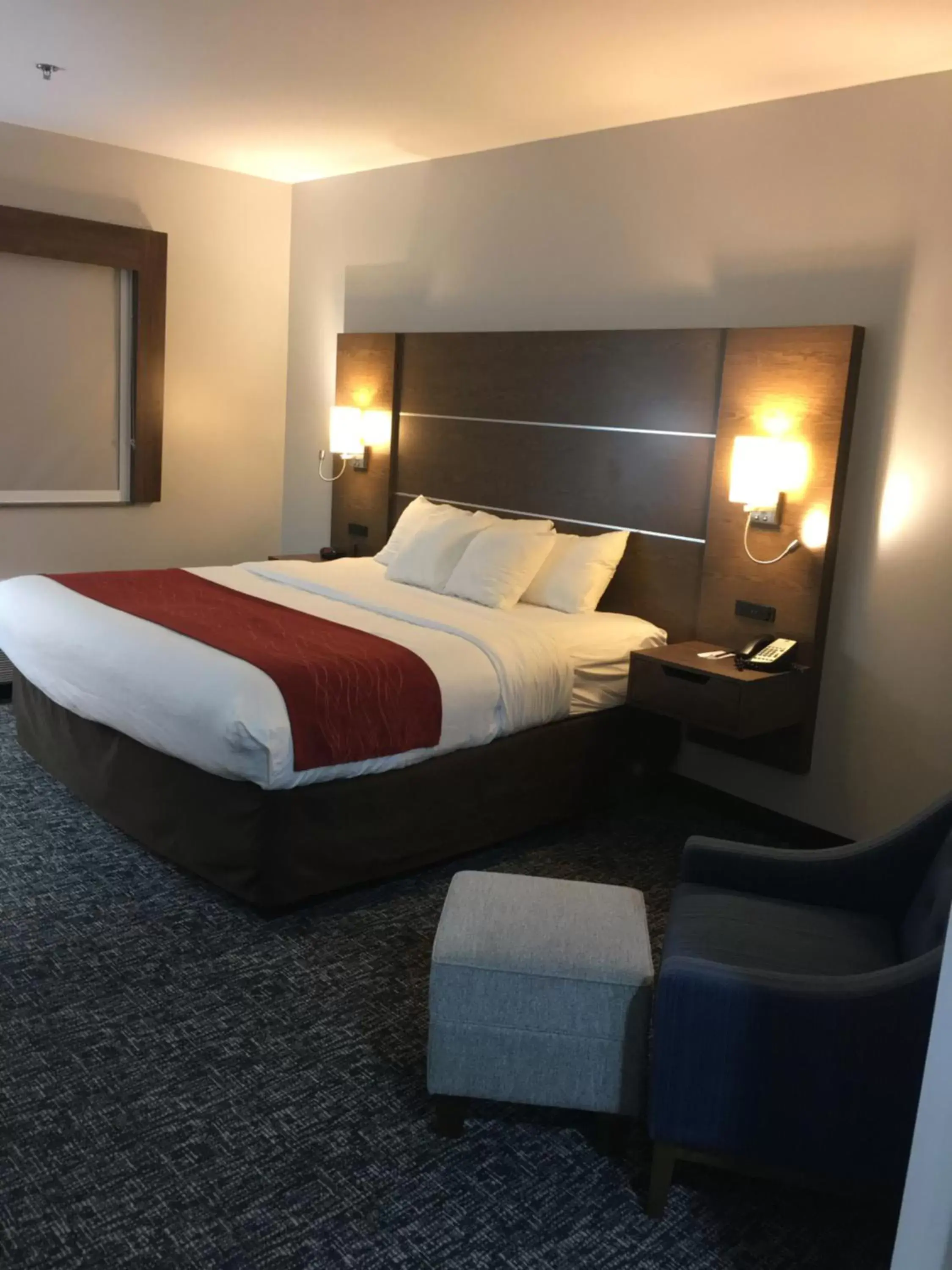 Bed in Comfort Inn and Suites Near Lake Guntersville