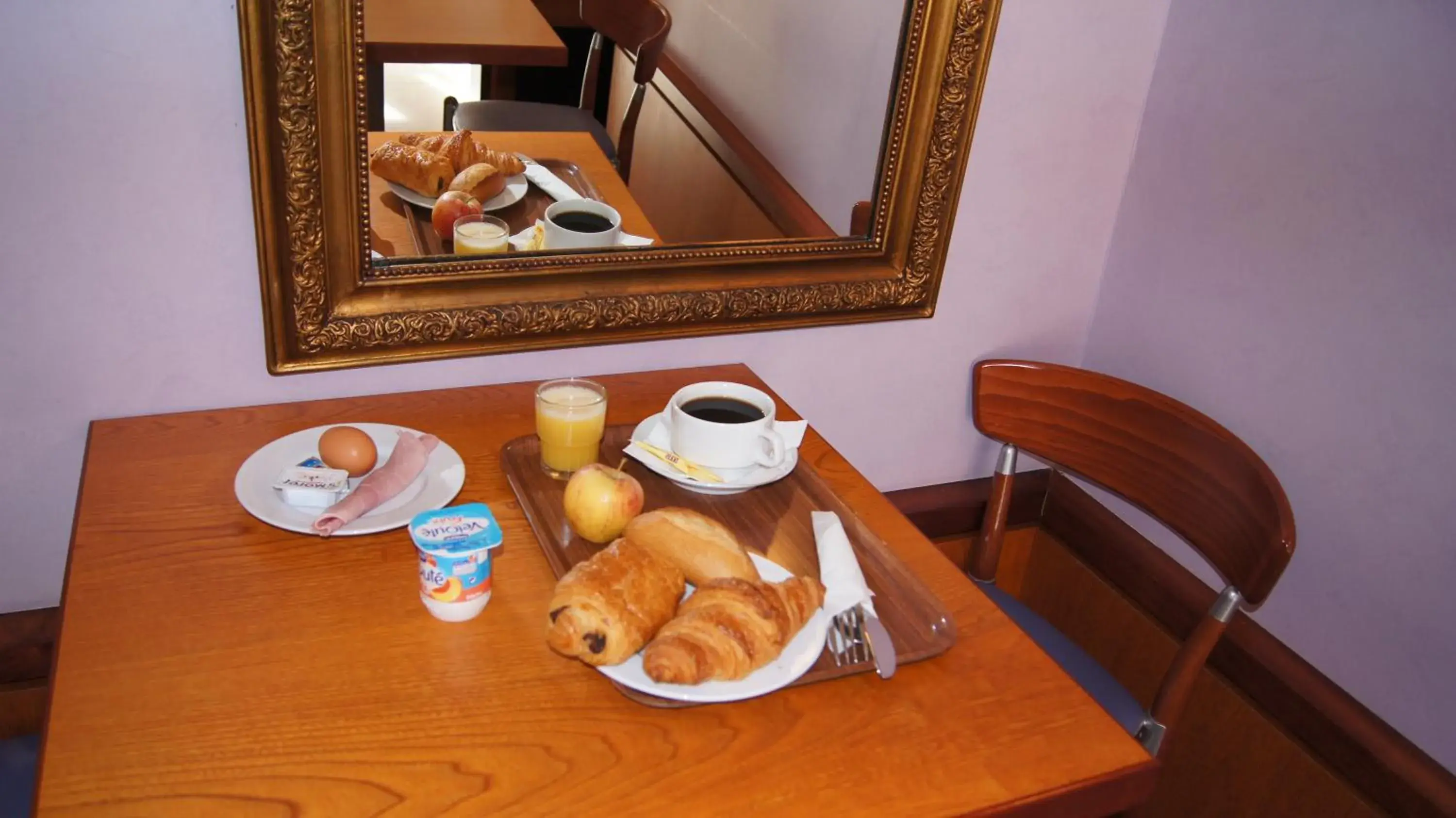 Restaurant/places to eat, Breakfast in Hotel De La Rade