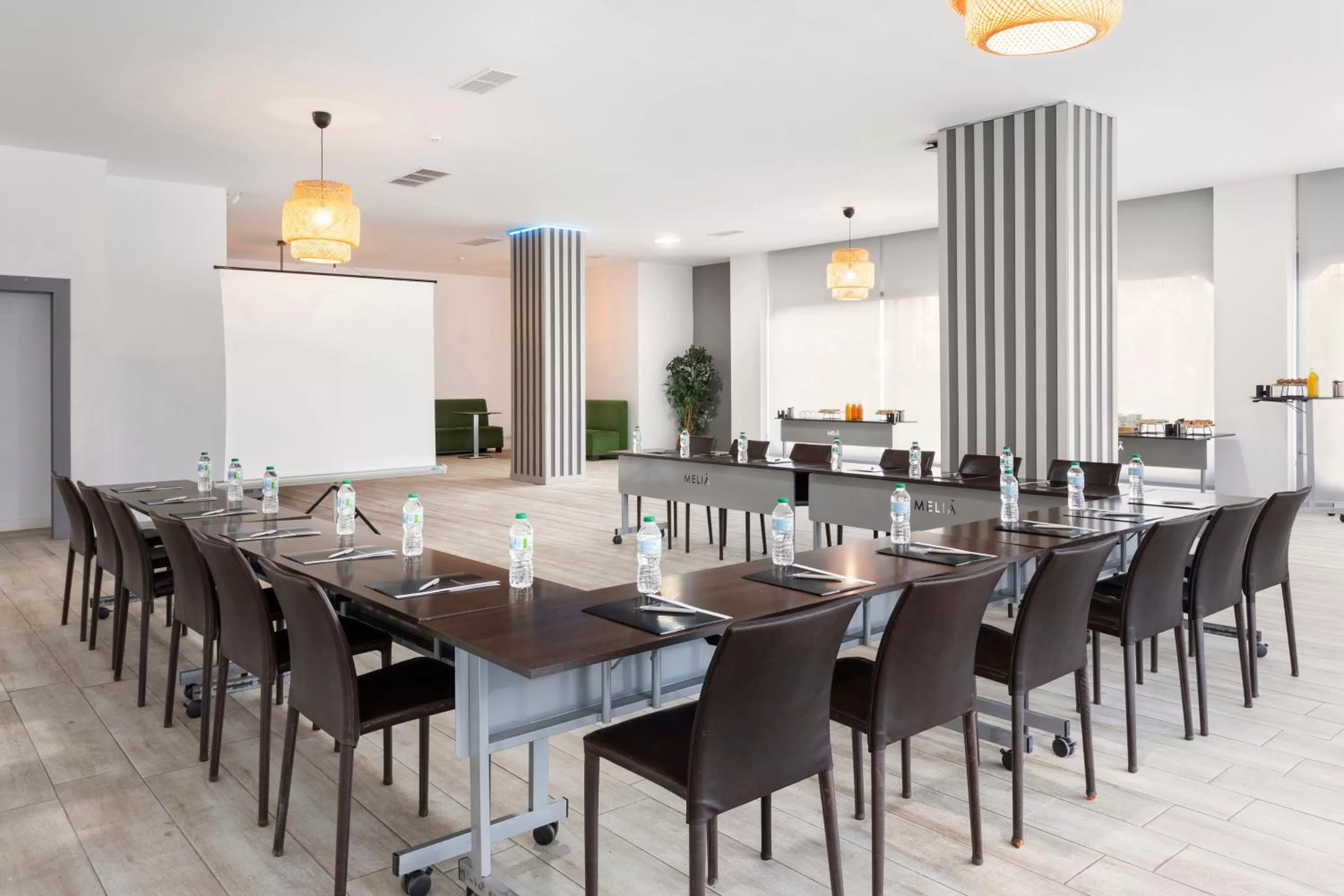Business facilities in Hotel Madrid Chamartín, Affiliated by Meliá
