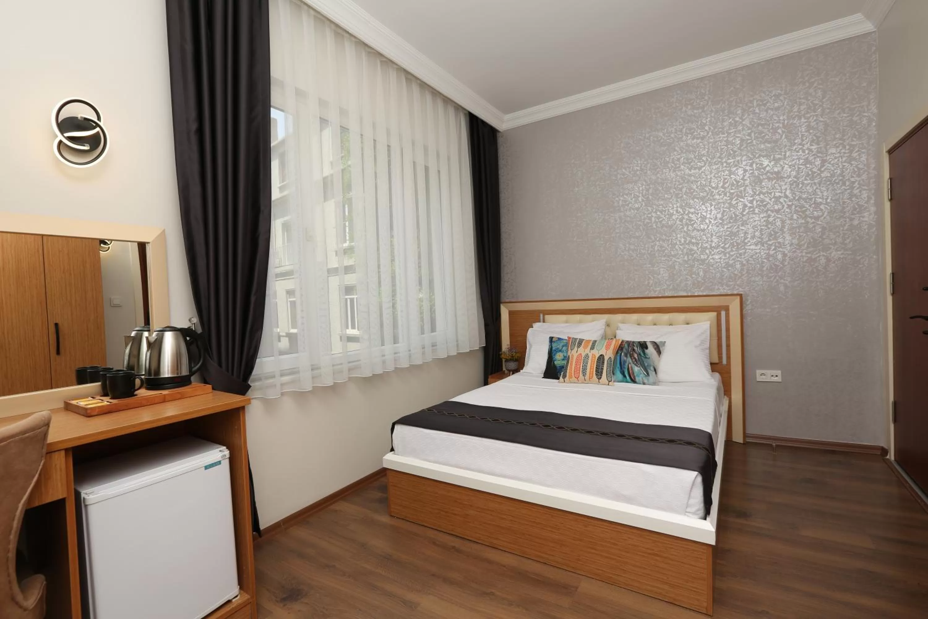 Photo of the whole room, Bed in Perazre Hotel