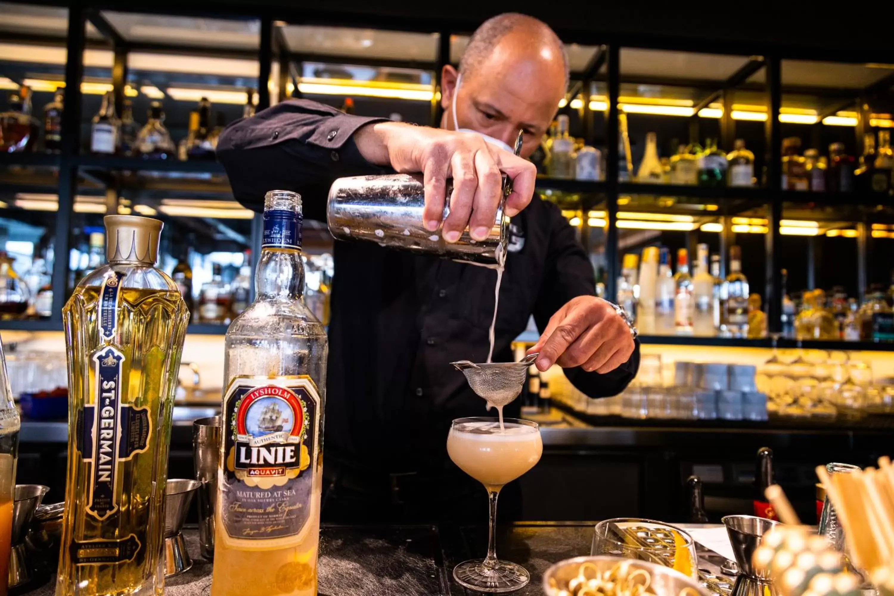 Lounge or bar in GINN Hotel Hamburg Elbspeicher Lounge or bar in GINN Hotel Hamburg Elbspeicher