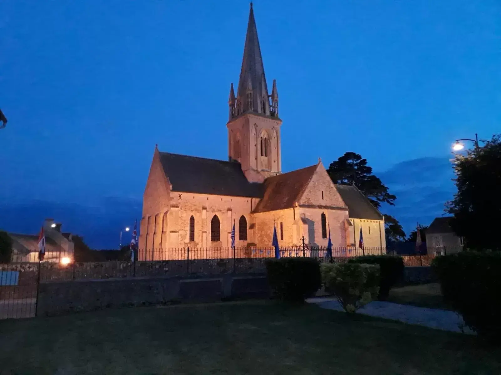 Night, Property Building in Le Bourg