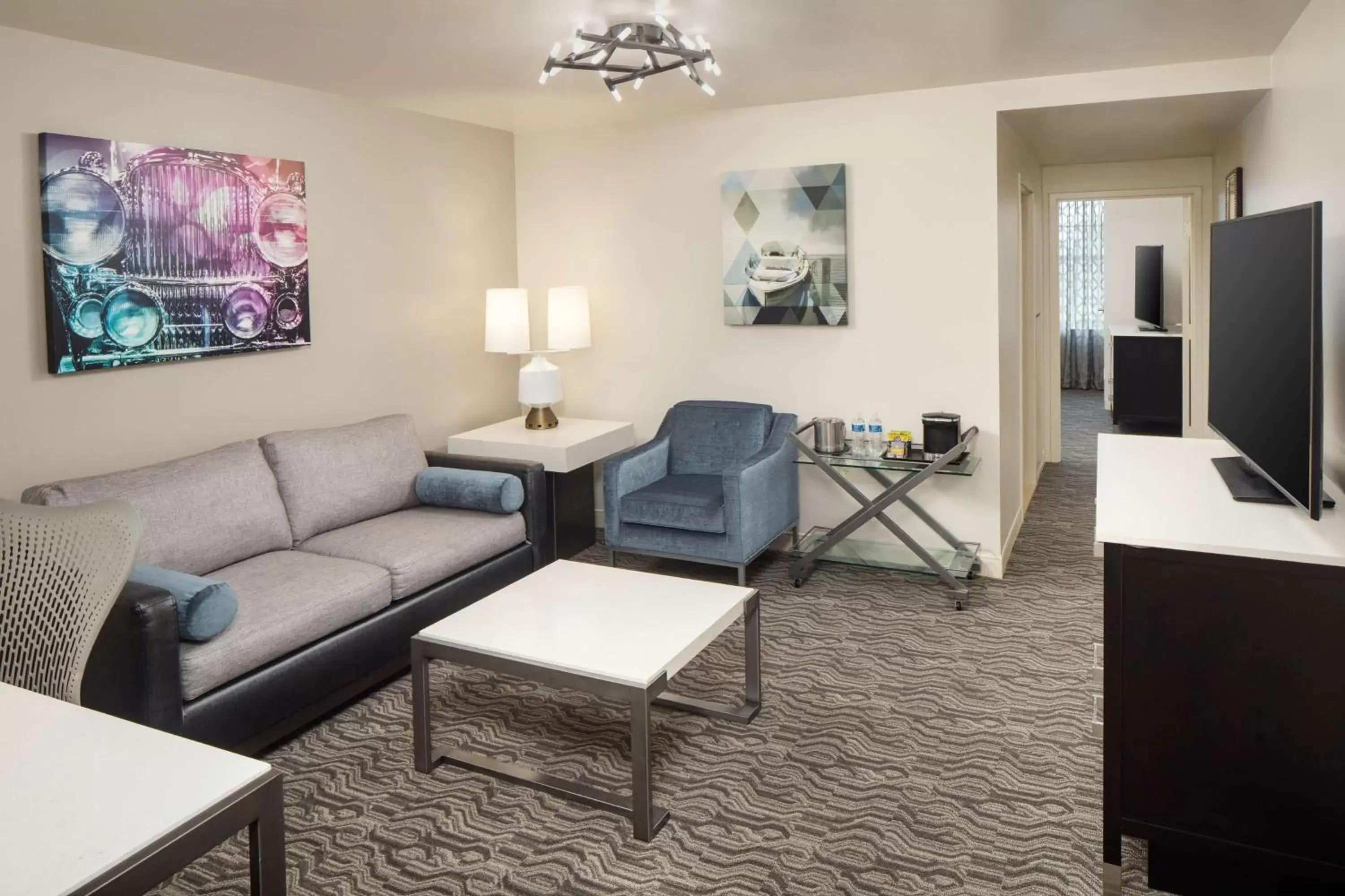 Living room, Seating Area in DoubleTree Suites by Hilton Hotel Detroit Downtown - Fort Shelby