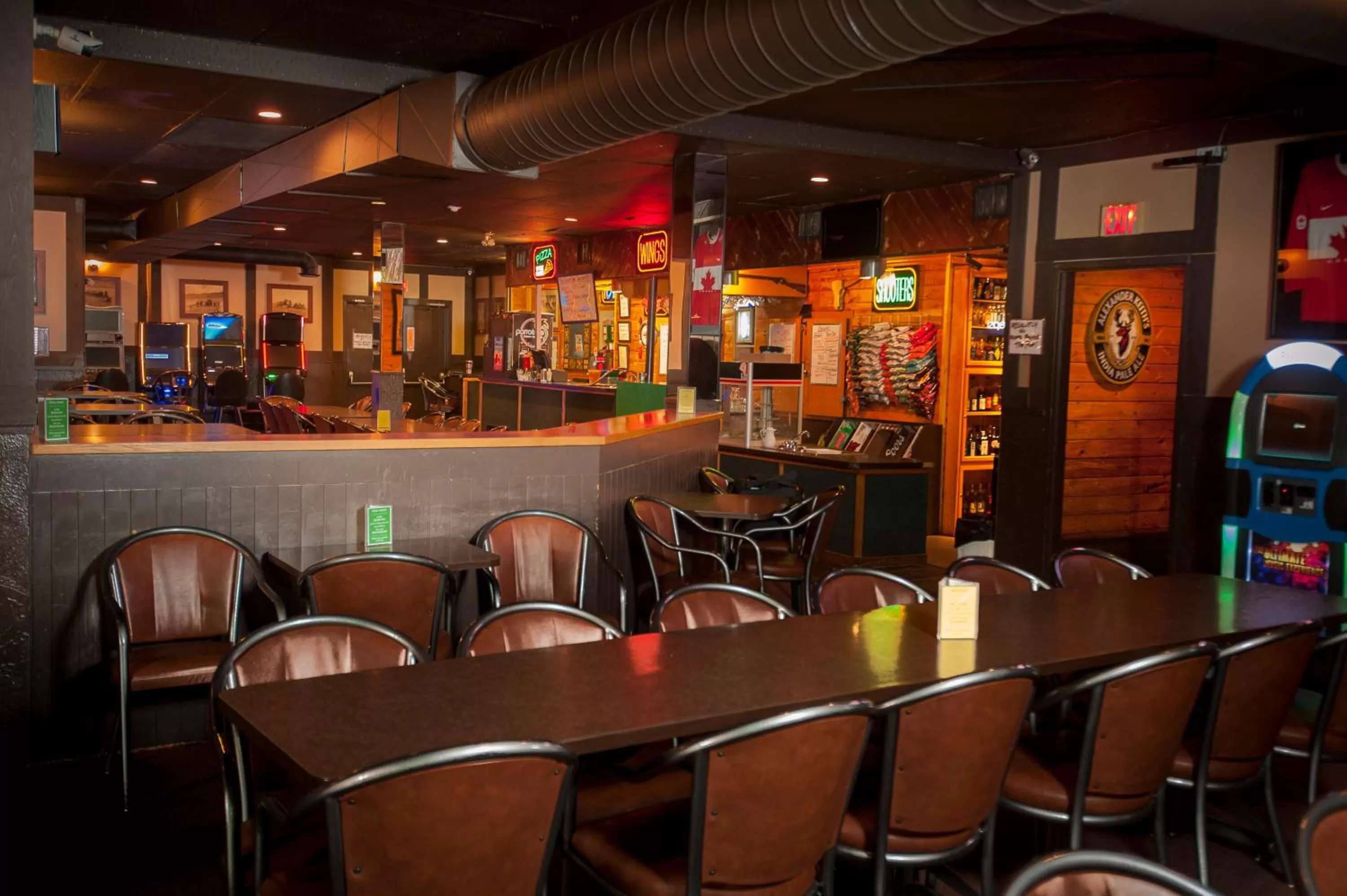 Lounge or bar in River Inn