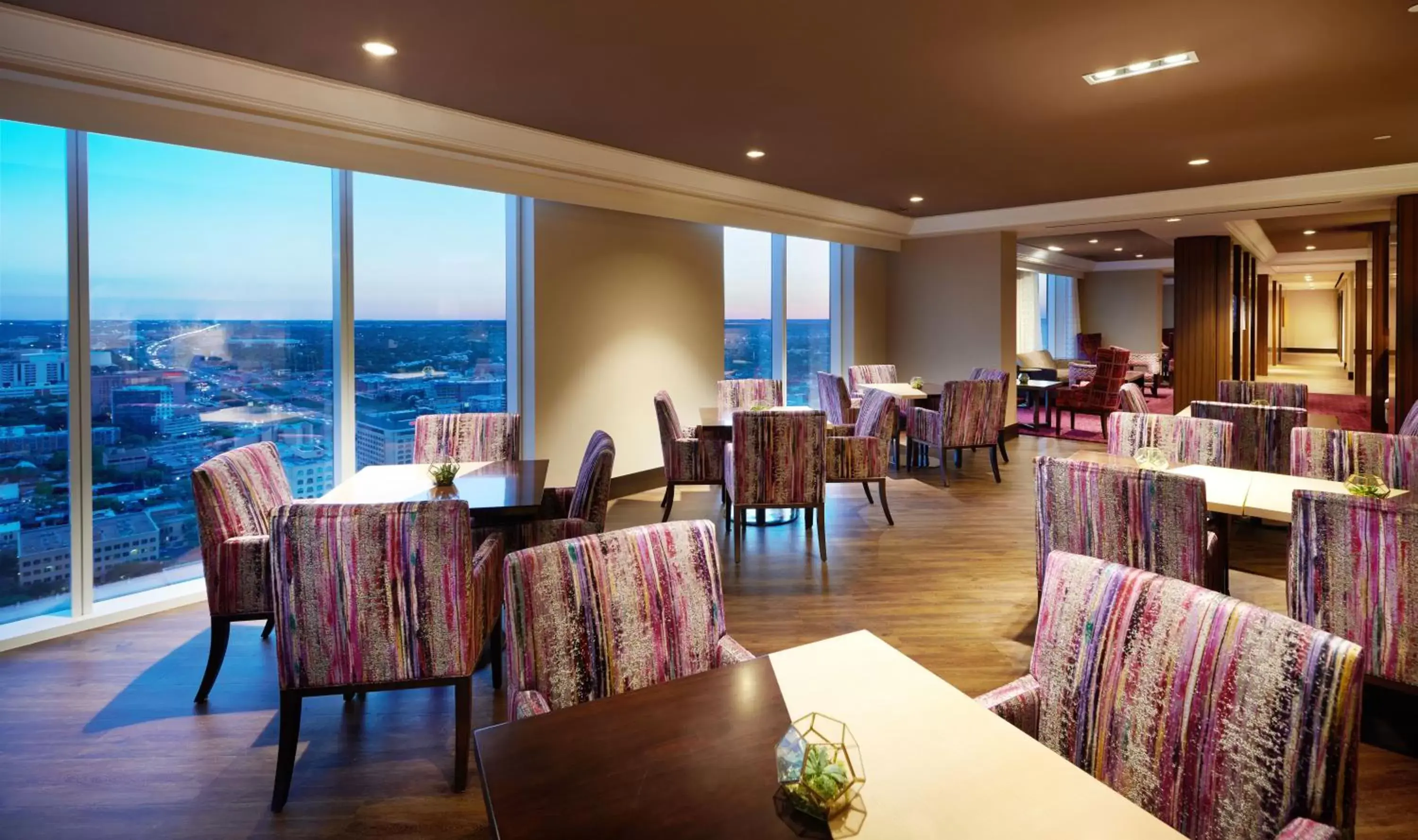 Lounge or bar, Restaurant/Places to Eat in Fairmont Austin Gold Experience