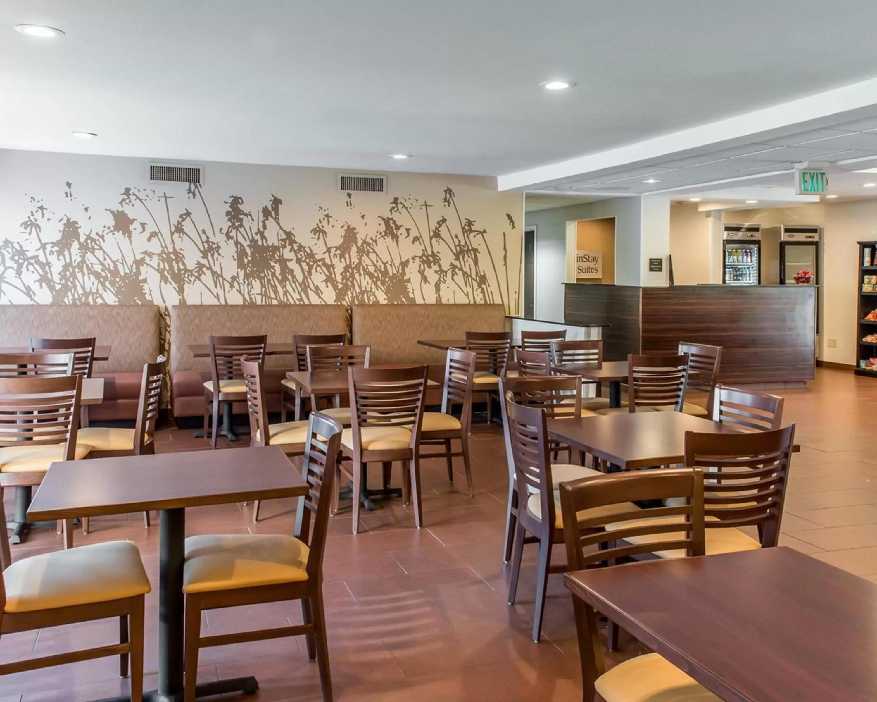 Restaurant/places to eat in MainStay Suites Pittsburgh Airport