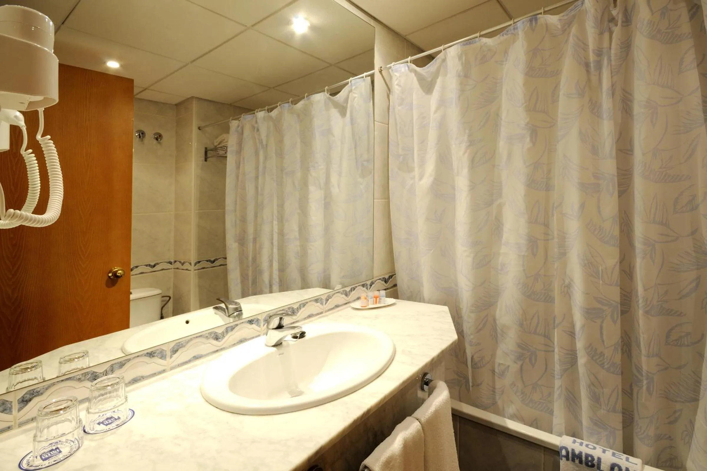 Bathroom in Hotel Ramblamar