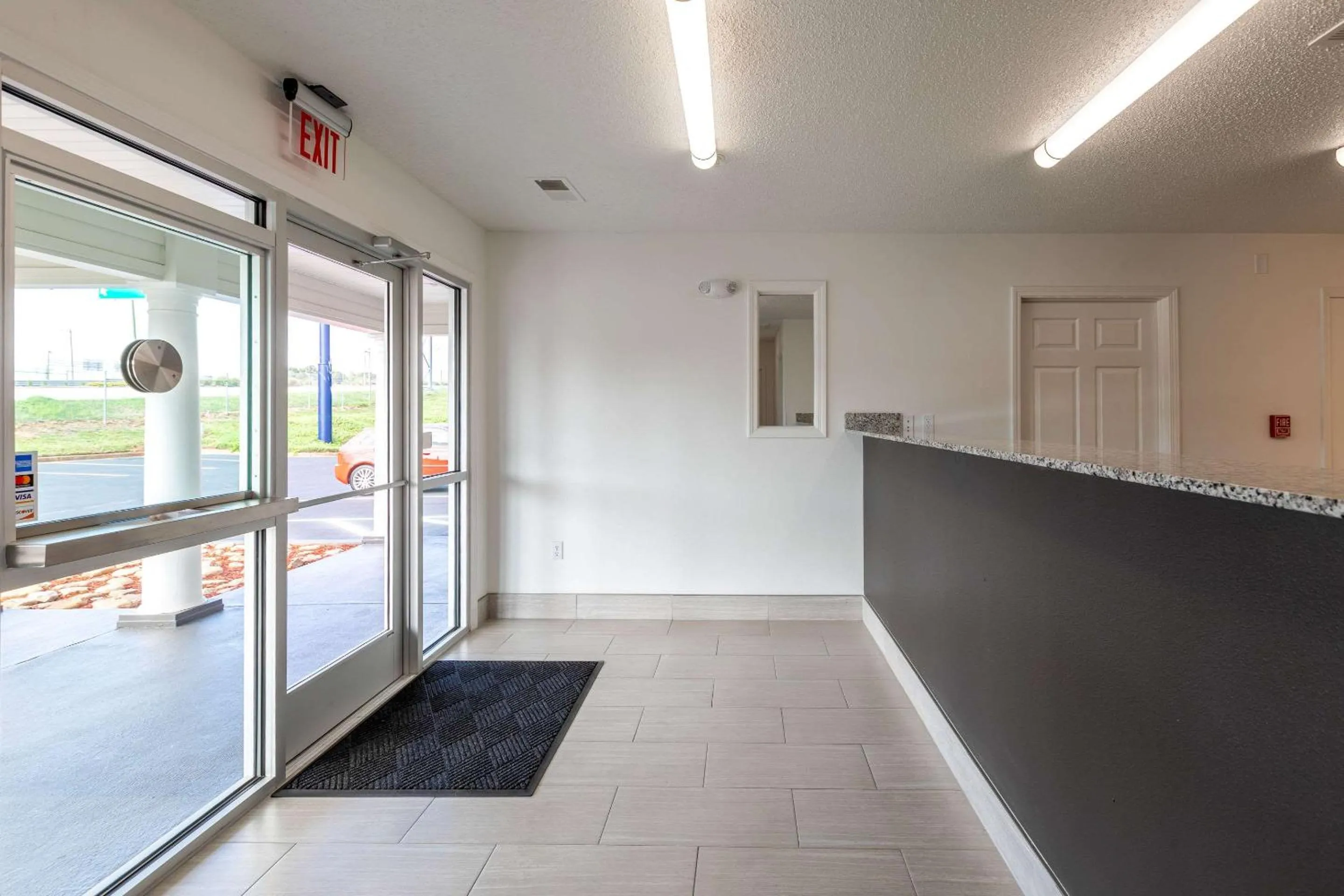 Lobby or reception in Suburban Studios Spartanburg - I-26