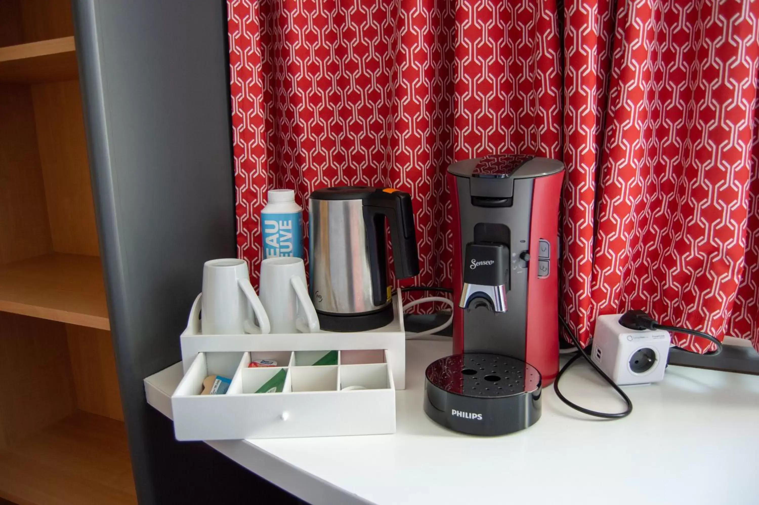 Coffee/Tea Facilities in ibis Boulogne sur Mer Centre les Ports