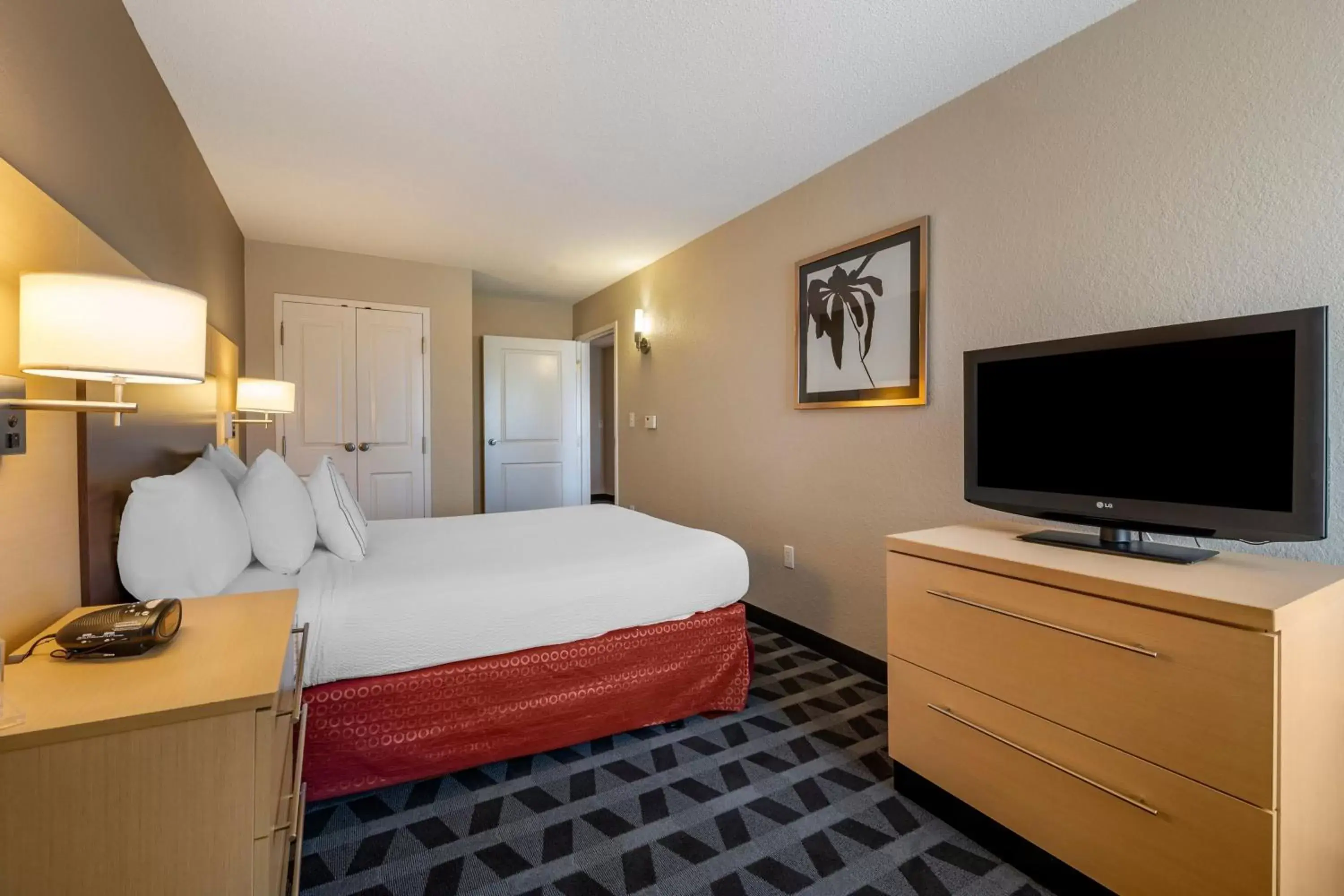 Bedroom, Bed in TownePlace Suites by Marriott Vincennes