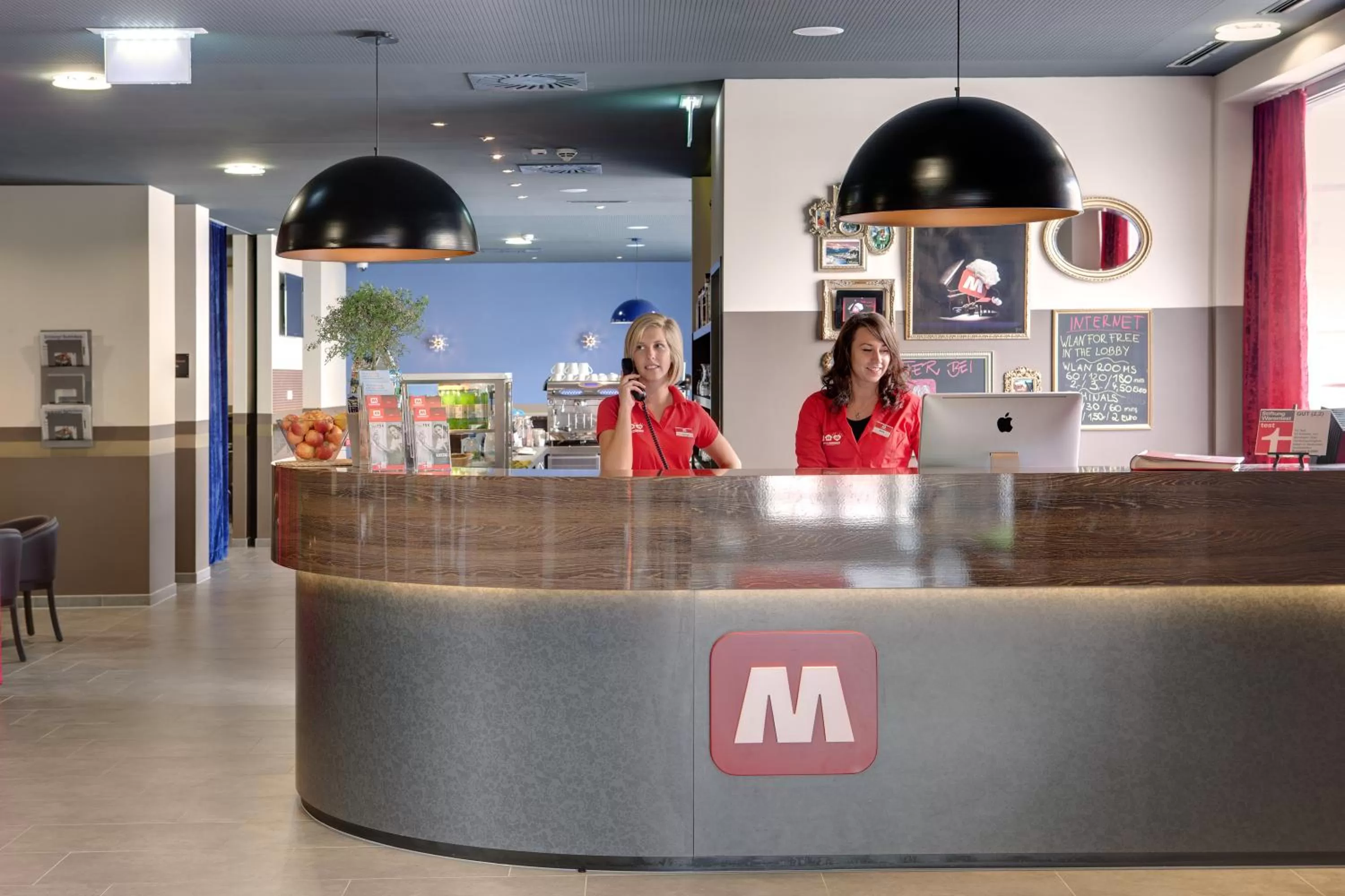 Lobby or reception in MEININGER Hotel Salzburg City Center