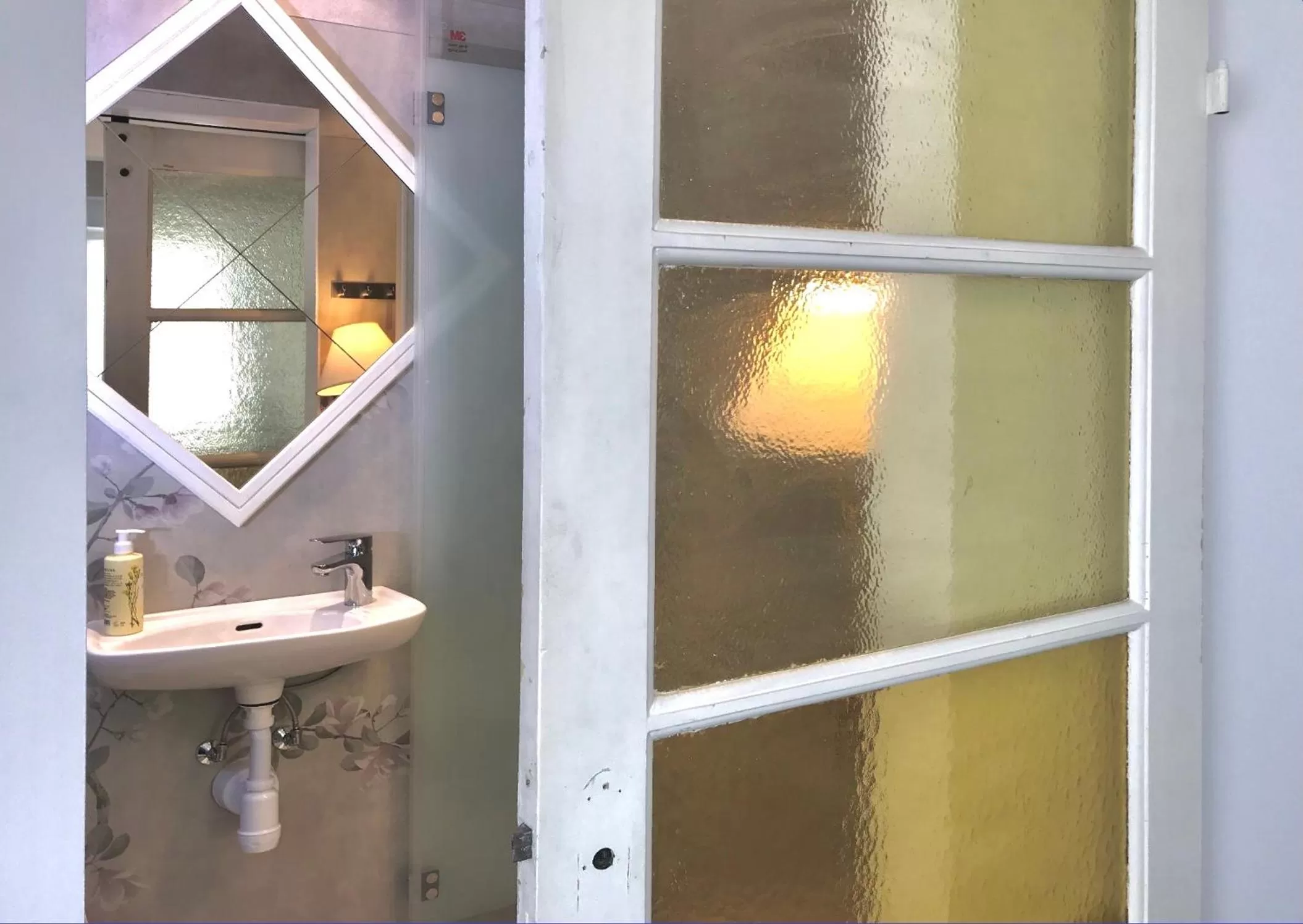 Shower in Tryde 1303 B&B på Österlen