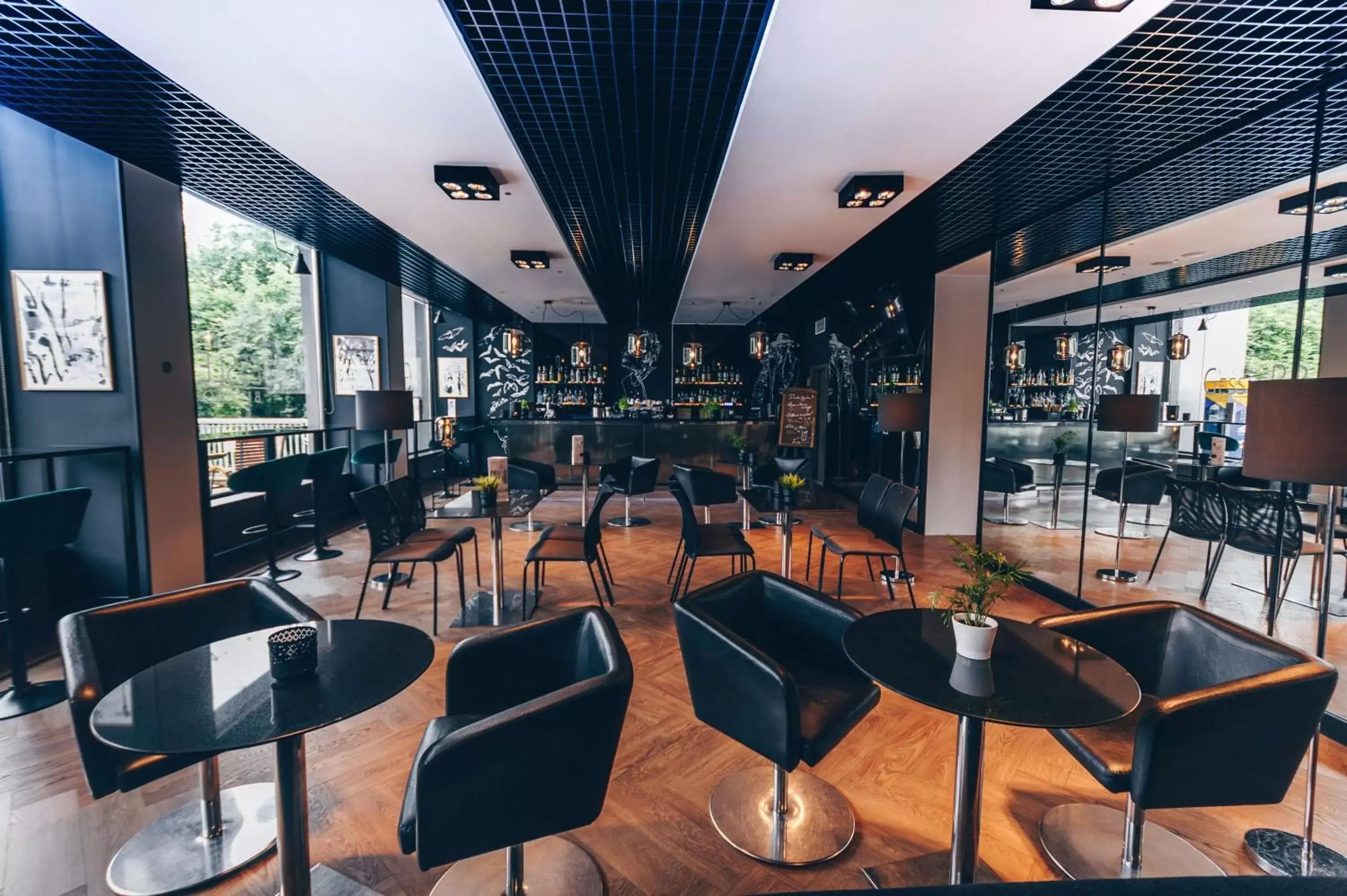 Lounge or bar, Restaurant/Places to Eat in Park Inn by Radisson Katowice