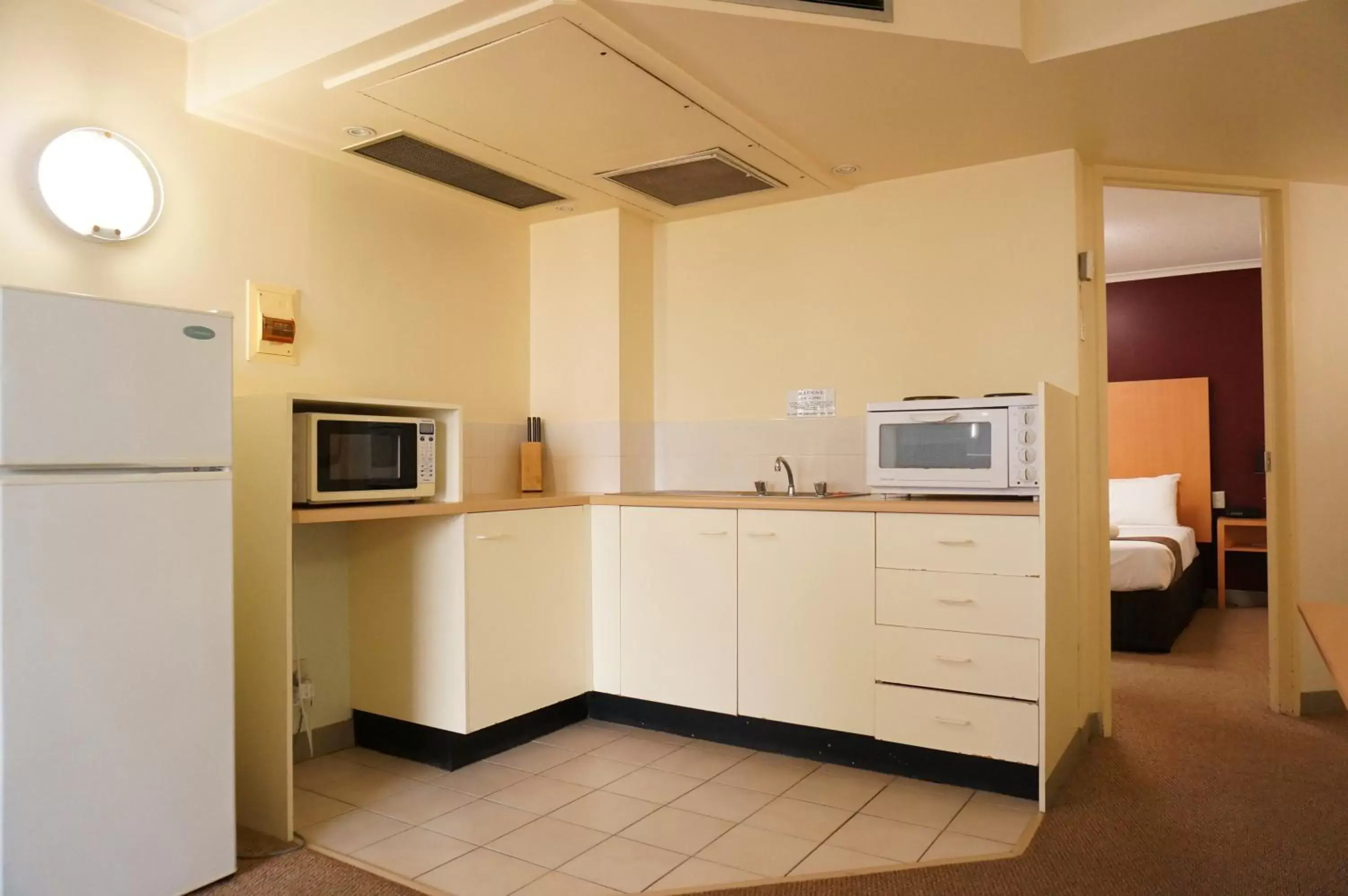 Kitchen or kitchenette, Kitchen/Kitchenette in Abbey On Roma Hotel & Apartments