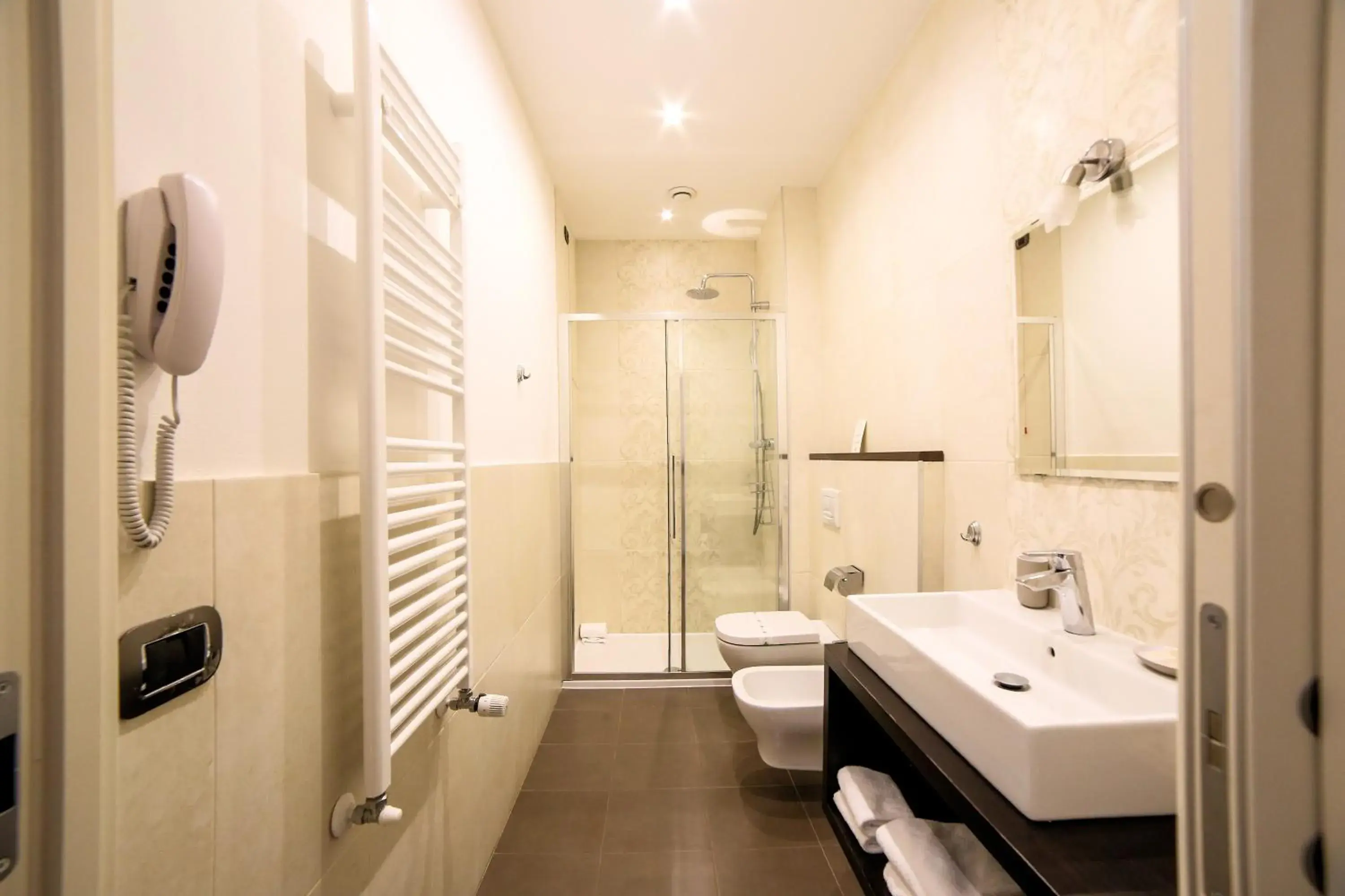 Shower, Bathroom in Grand Hotel Impero Spa & Resort