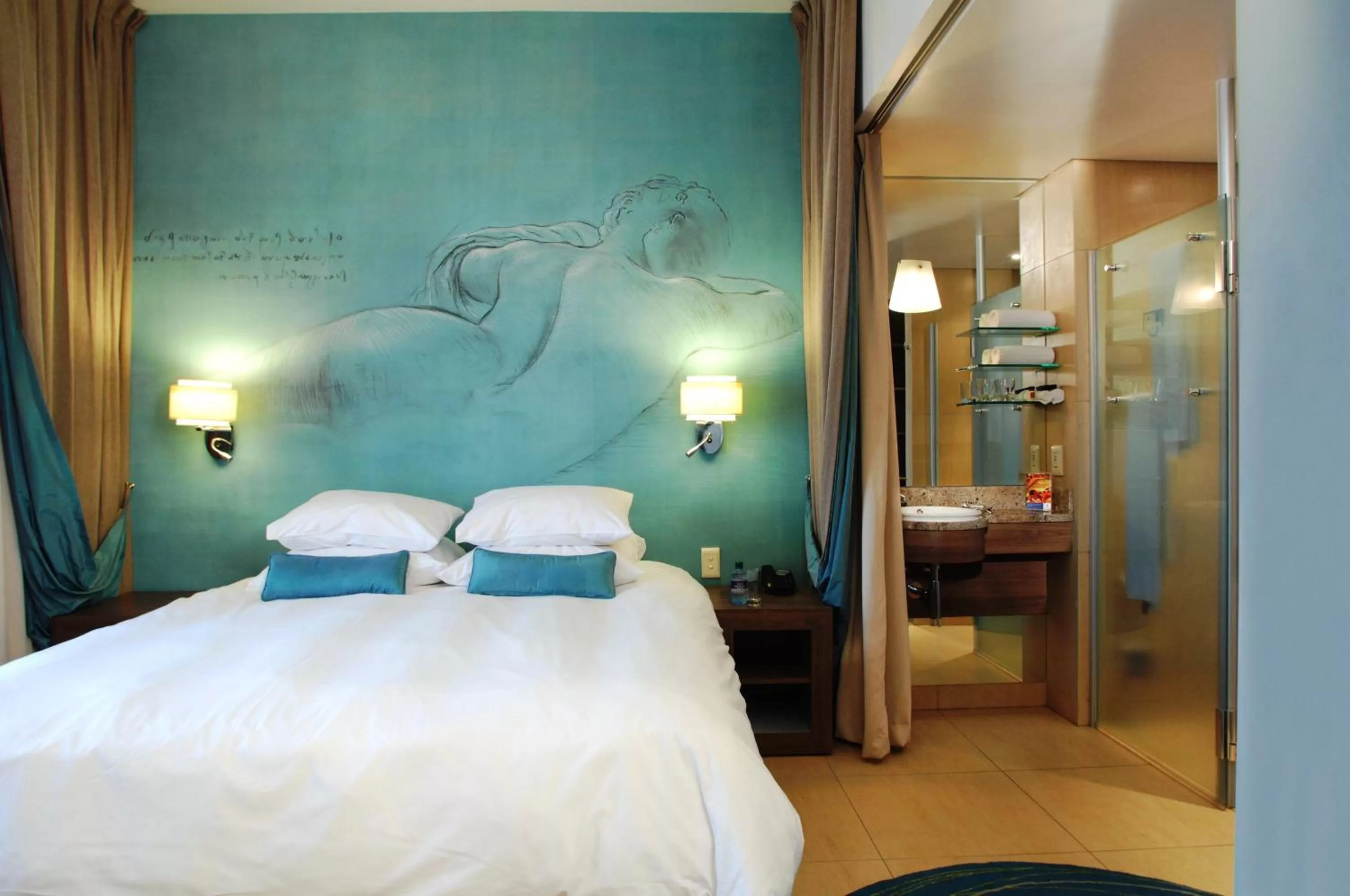 Bed in Metcourt at Emperors Palace