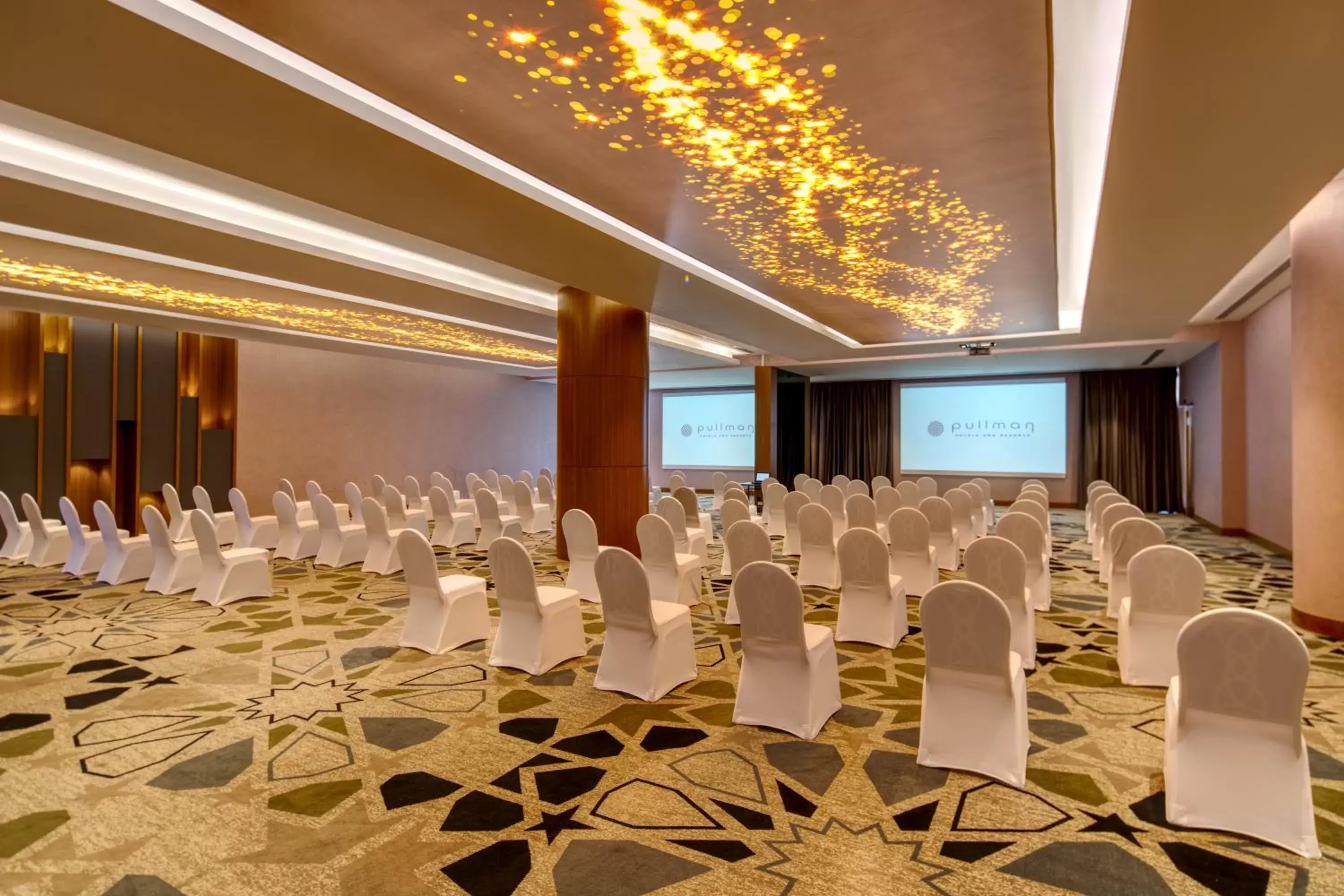 Meeting/conference room in Pullman Sharjah