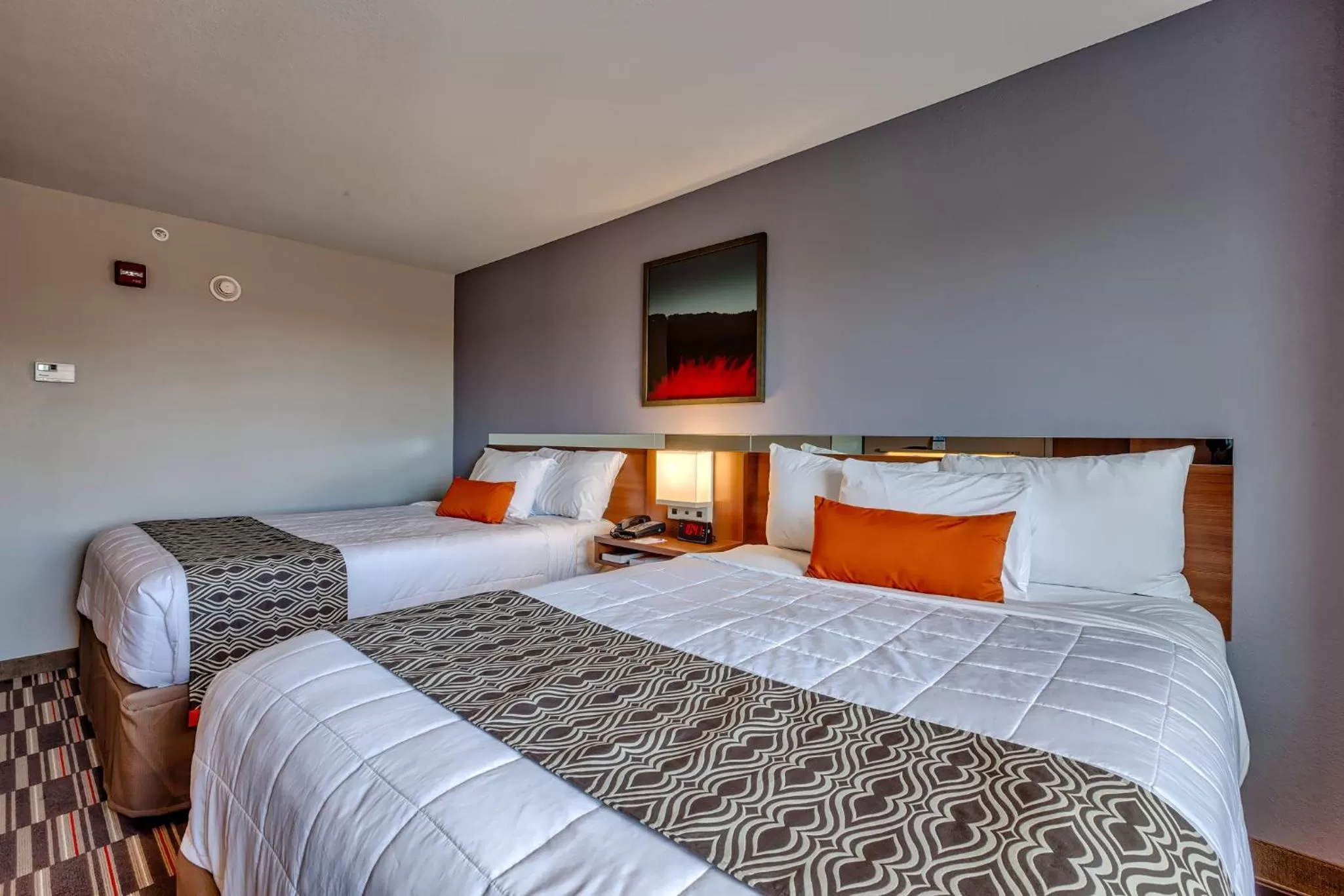 Bed in Microtel Inn & Suites by Wyndham Niagara Falls