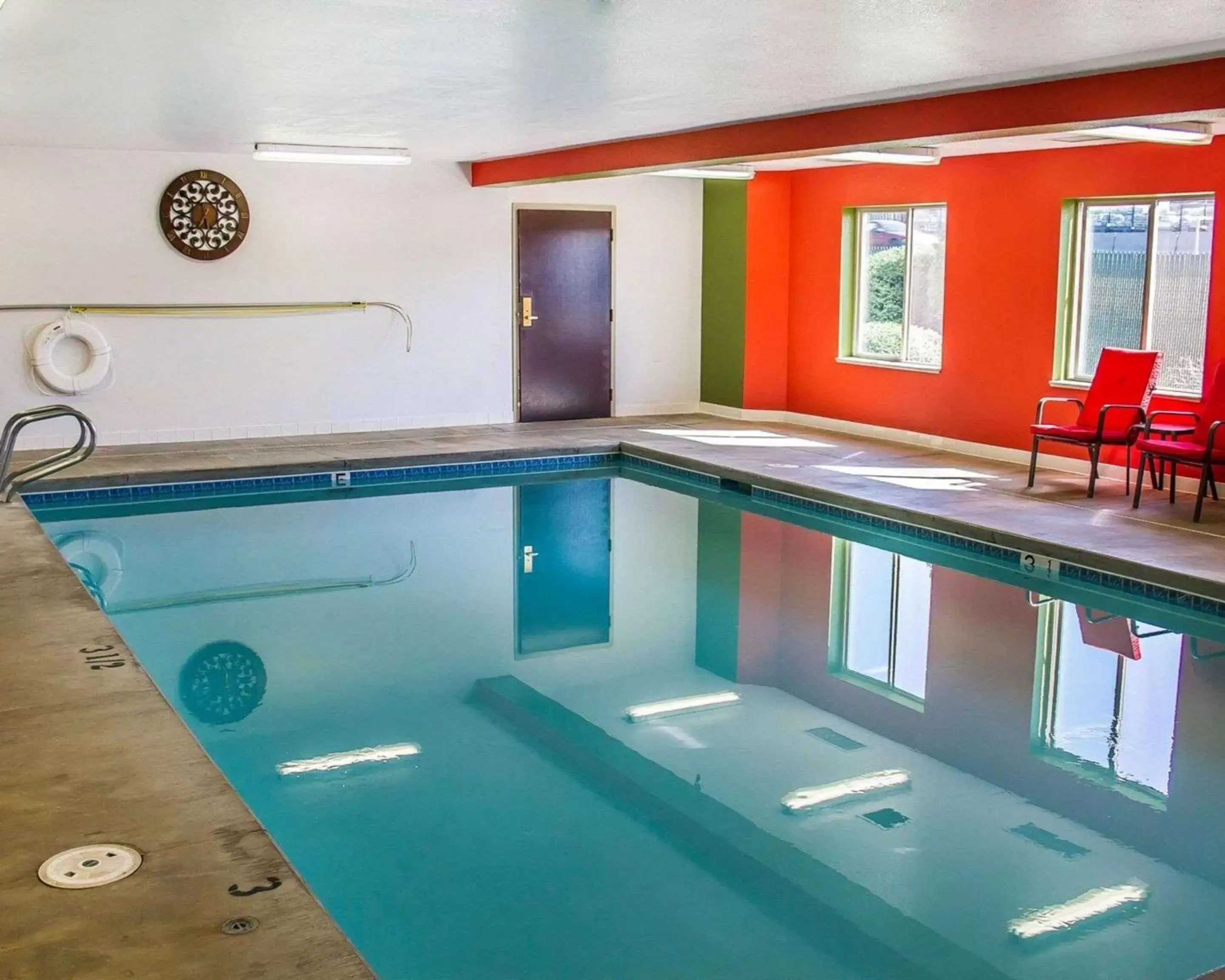 On site, Swimming Pool in Sleep Inn & Suites Roseburg North Near Medical Center
