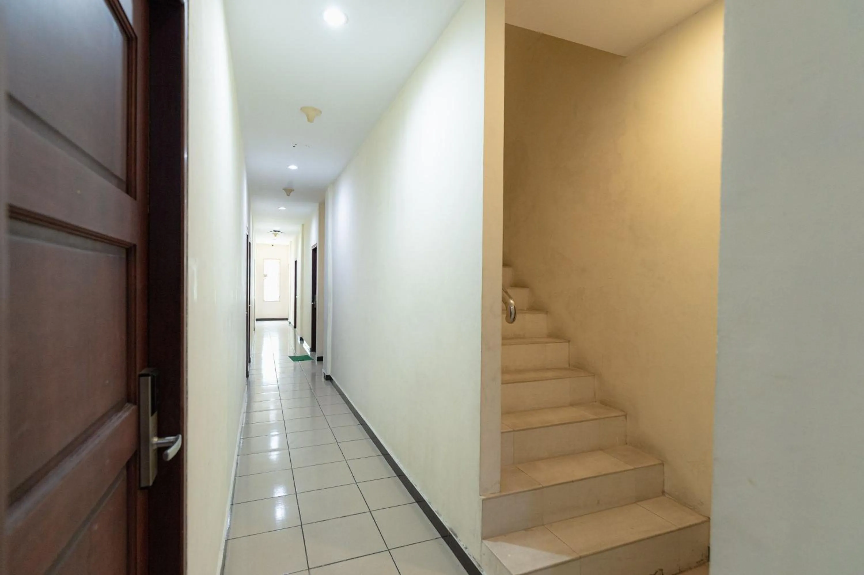 Floor plan in RedDoorz at Nagoya Indah Batam