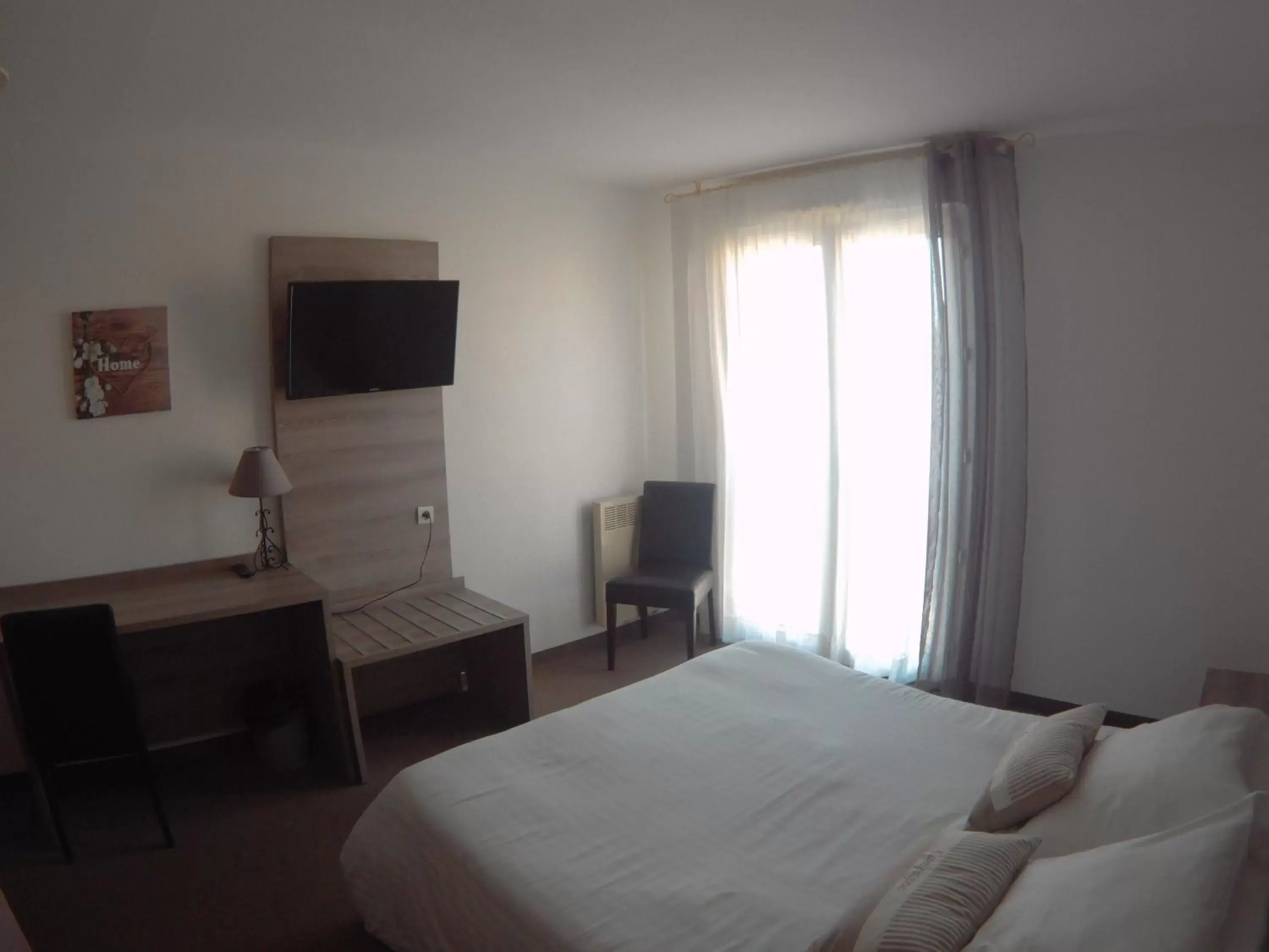 Photo of the whole room, Bed in Hotel Albizzia