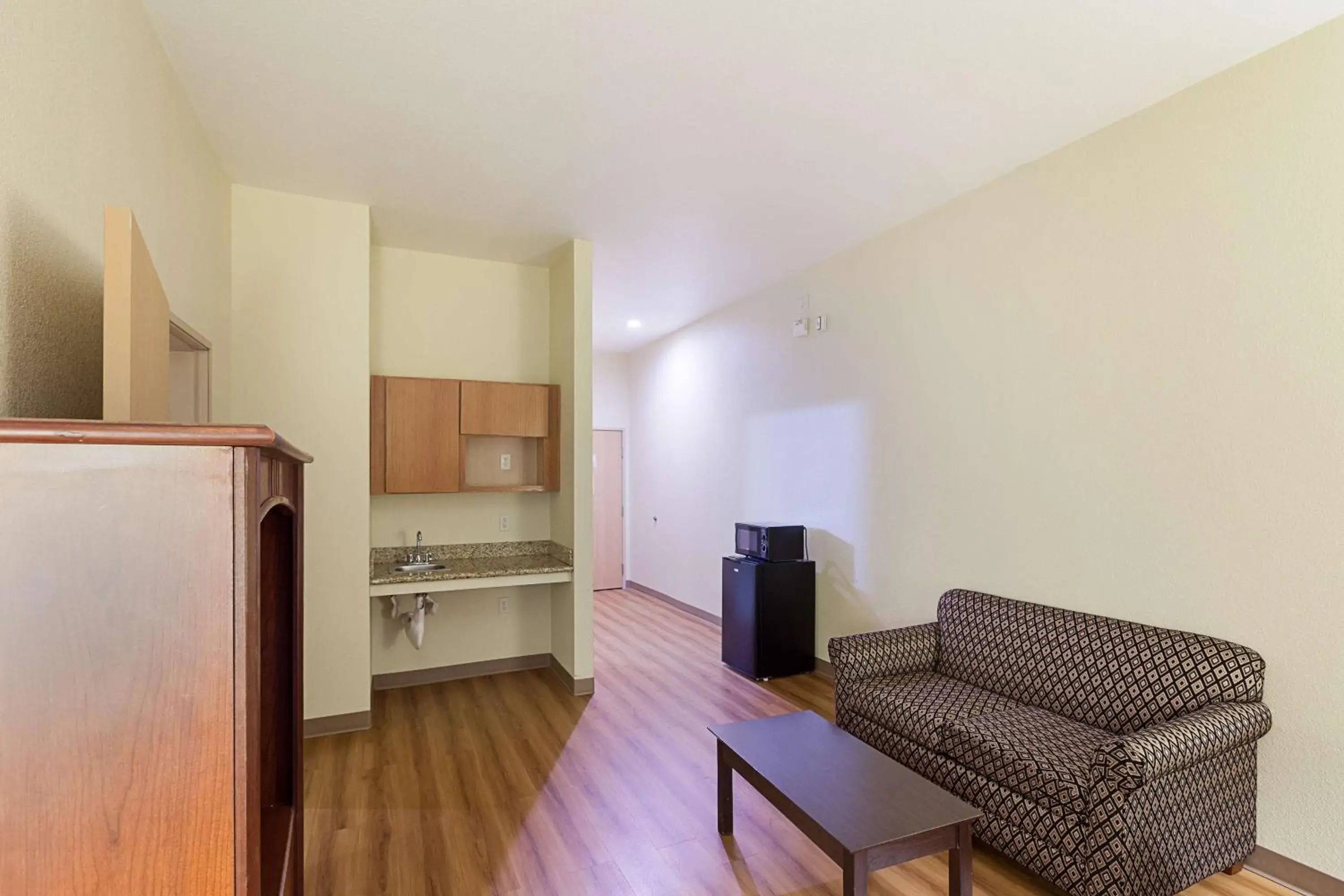 Photo of the whole room in Motel 6-Fort Worth, TX Photo of the whole room in Motel 6-Fort Worth, TX