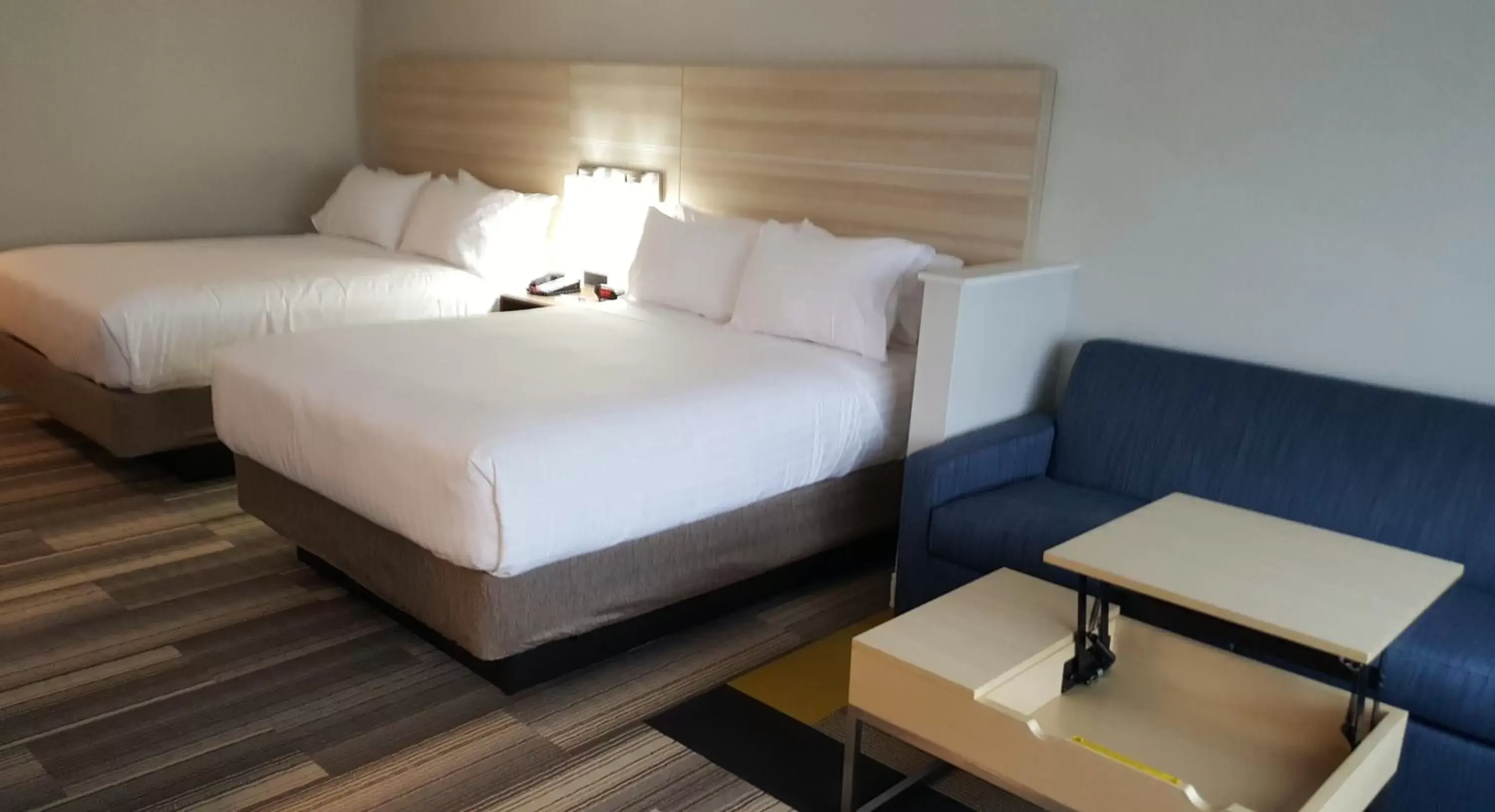 Queen Suite in Holiday Inn Express & Suites Toledo West, an IHG Hotel