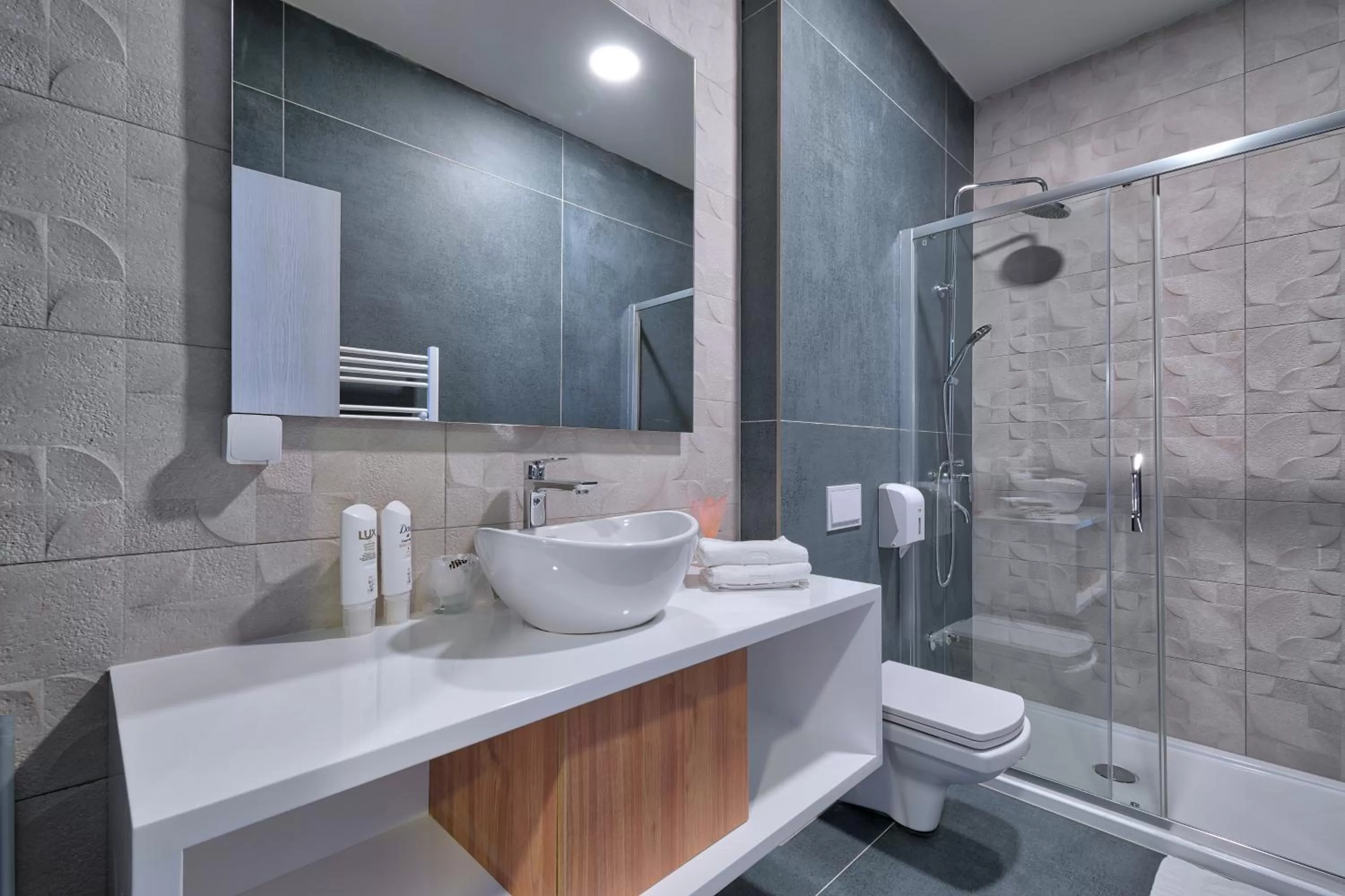 Shower in Boutique Hotel St Georgije