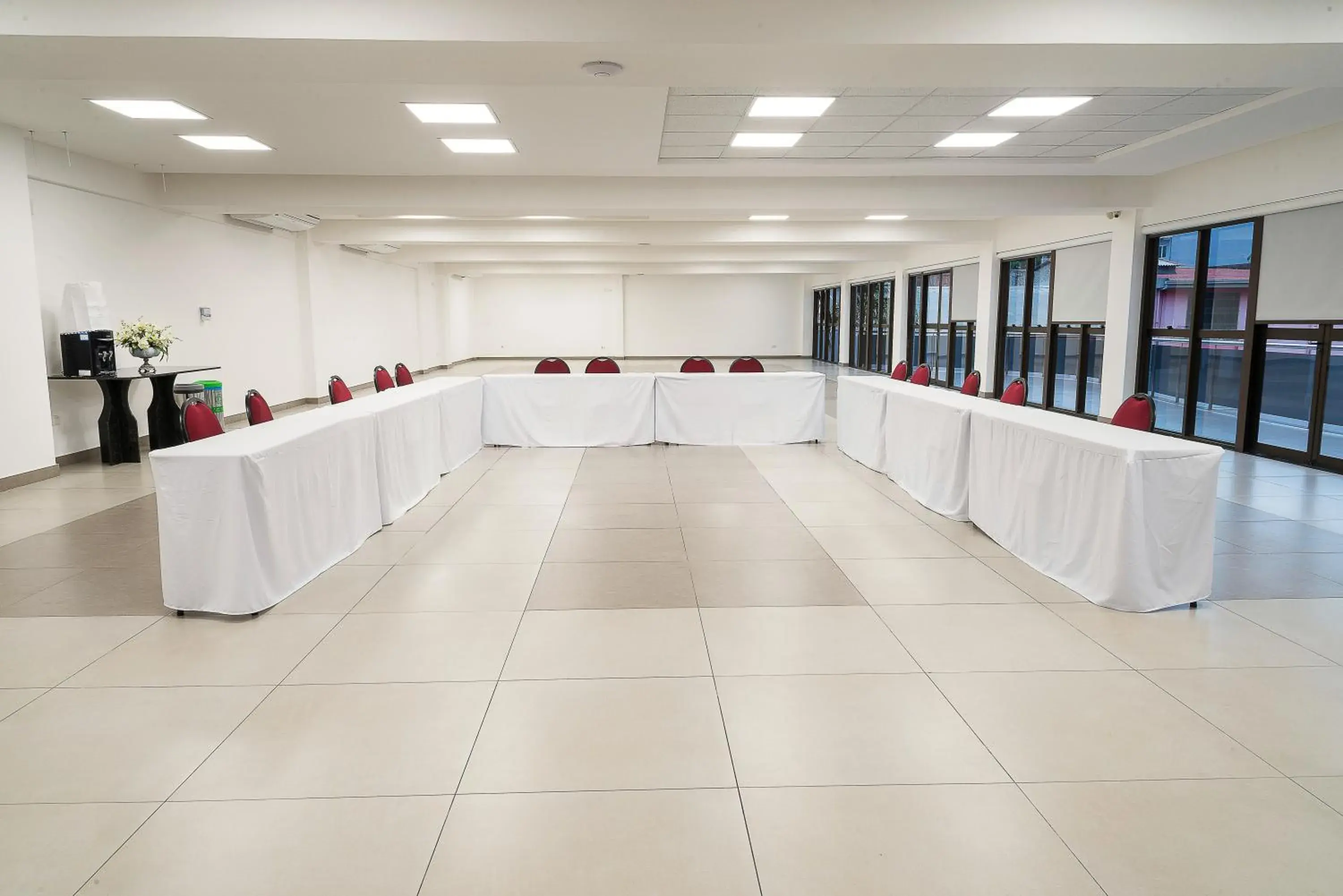 Banquet/Function facilities in Foz Plaza Hotel