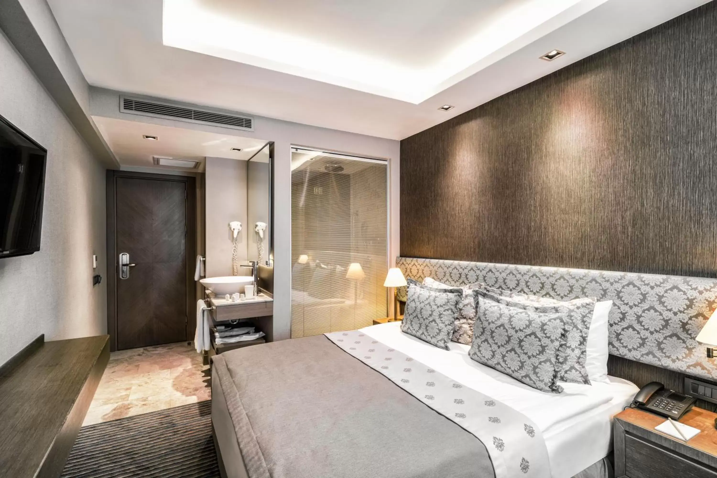 Bed in Grand Beyazit Hotel