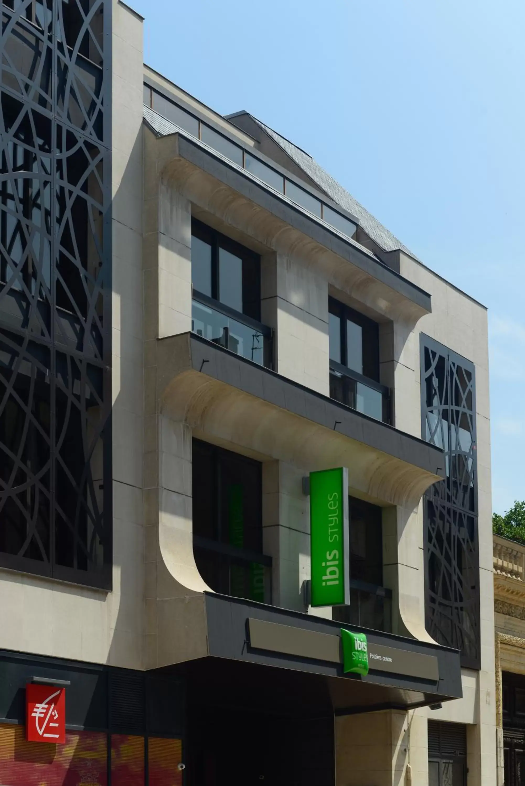 Facade/entrance, Property Building in ibis Styles Poitiers Centre