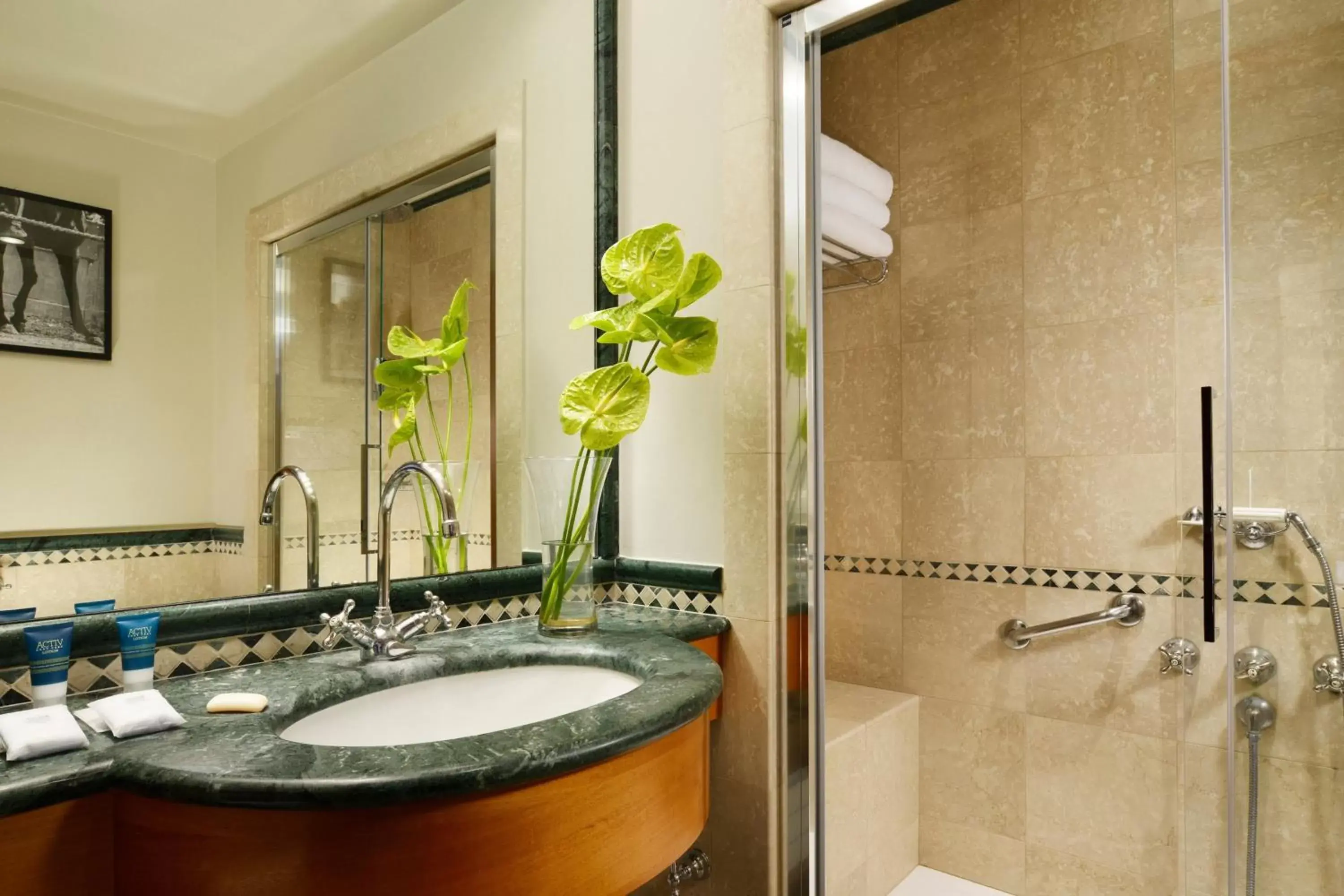 One-Bedroom King Suite in Four Points by Sheraton Siena One-Bedroom King Suite in Four Points by Sheraton Siena