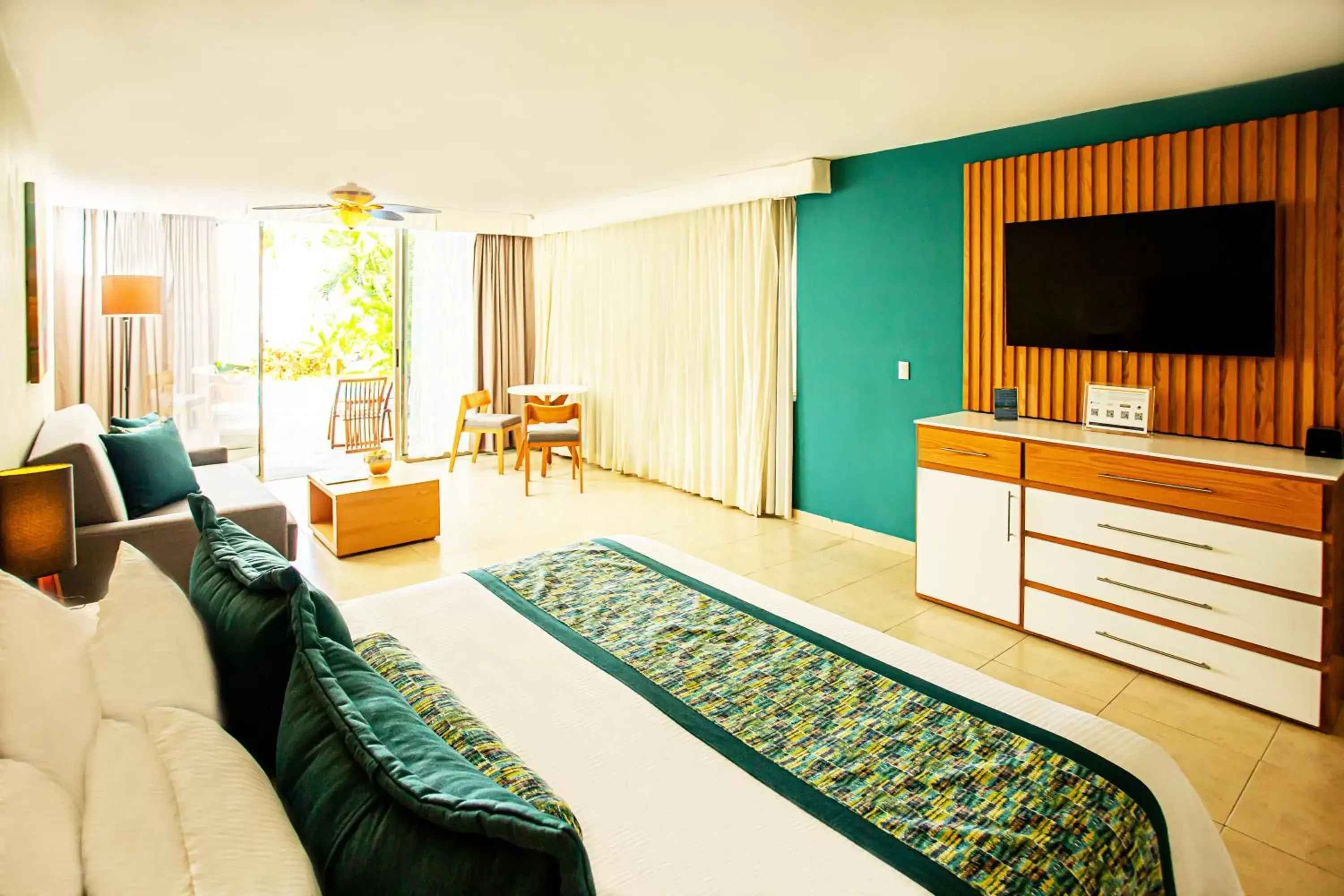 Bedroom, Seating Area in Dreams Cozumel Cape Resort & Spa