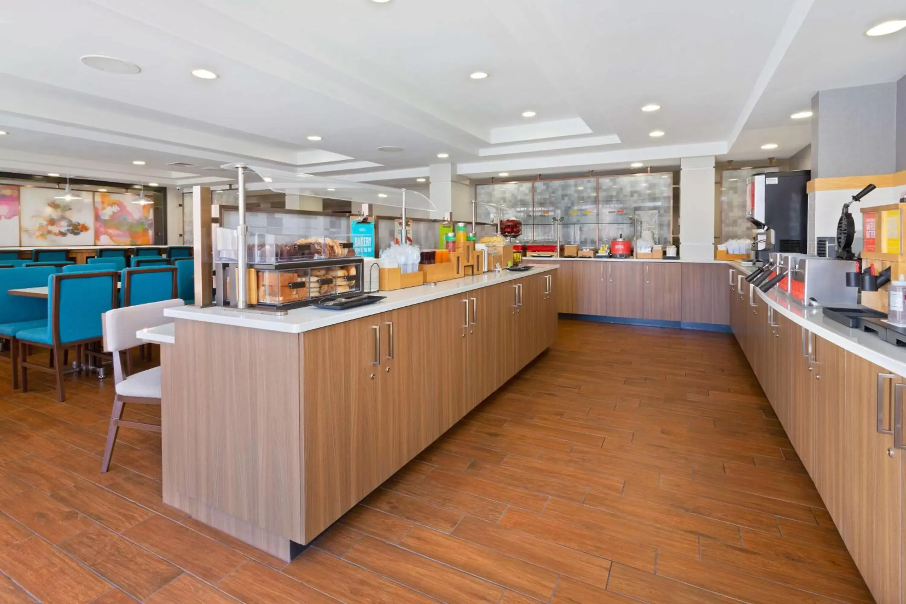 Breakfast in Hampton Inn Orlando Near Universal Blv/International Dr Breakfast in Hampton Inn Orlando Near Universal Blv/International Dr