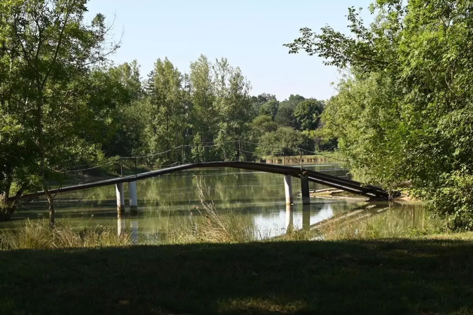 Lake view in Domaine de Boulouch