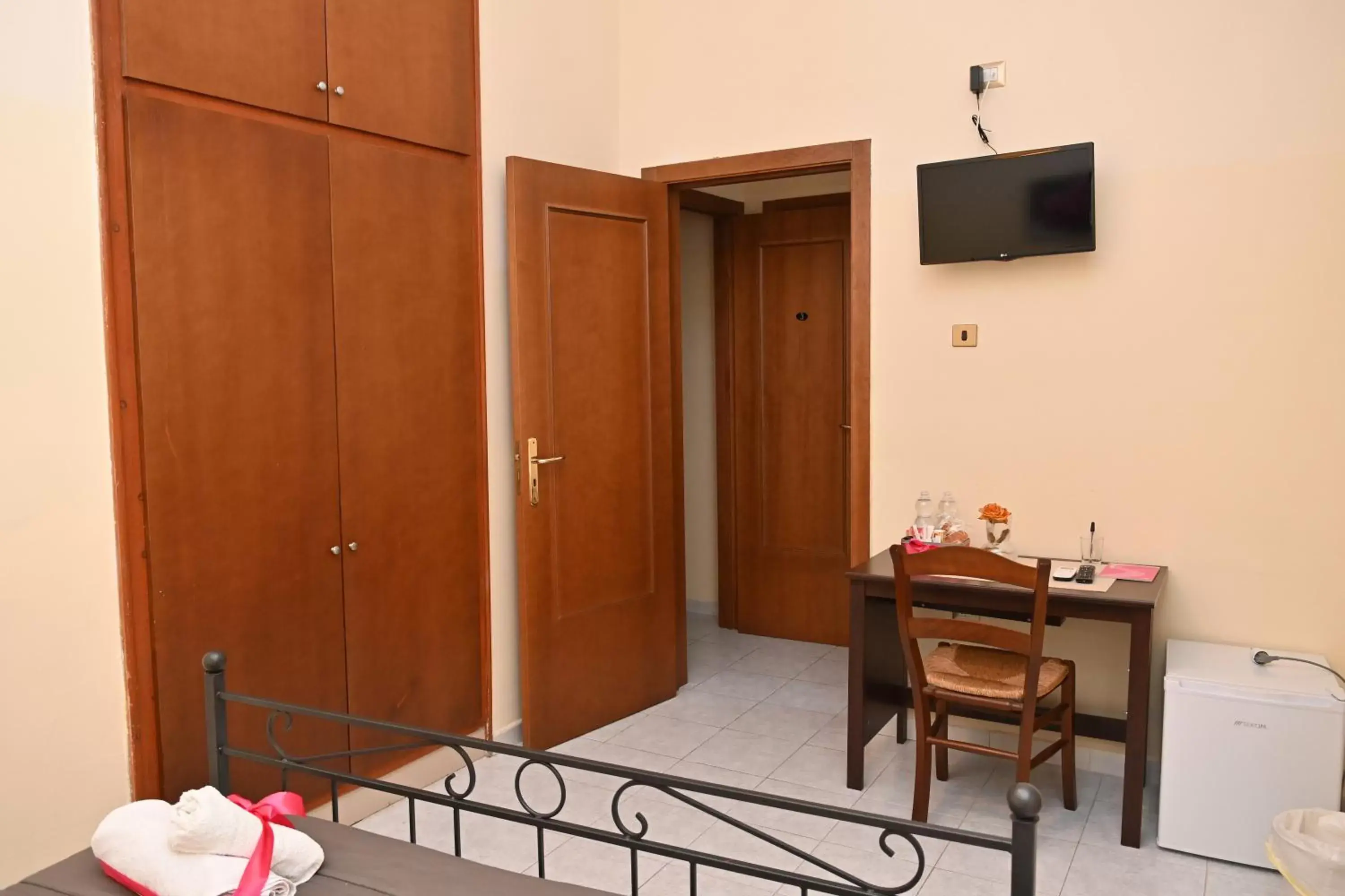 Bed, TV/Entertainment Center in B&B a Capua - I PORTICI del centro