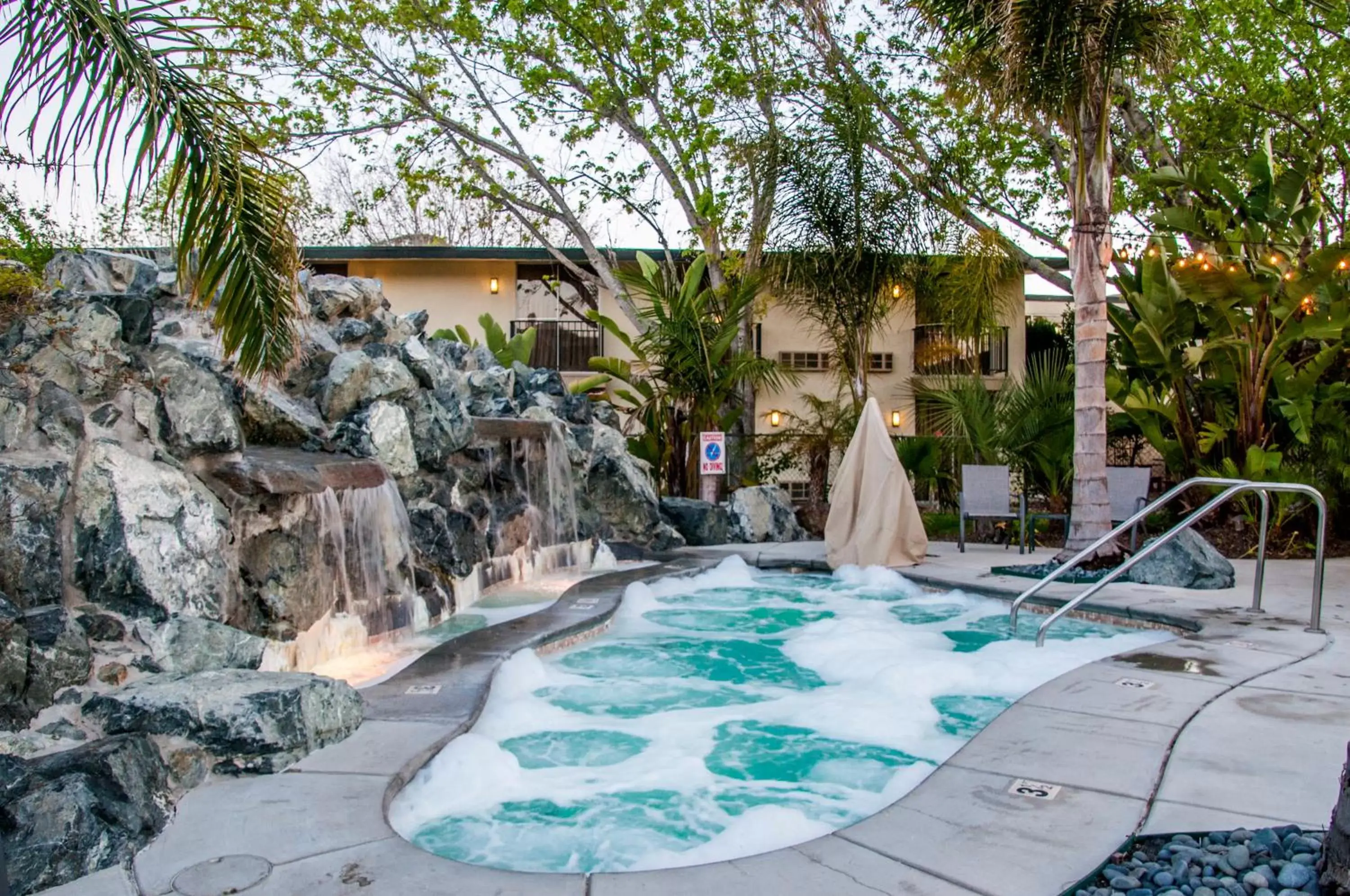 Swimming pool in Hotel Calle Joaquin - San Luis Obispo
