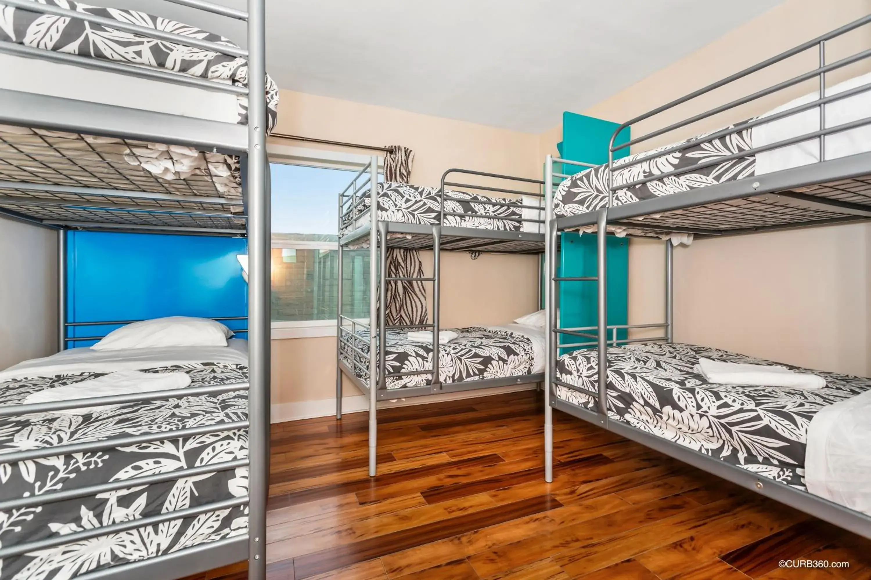 Bed in 6-Bed Female Dormitory Room in Samesun Ocean Beach