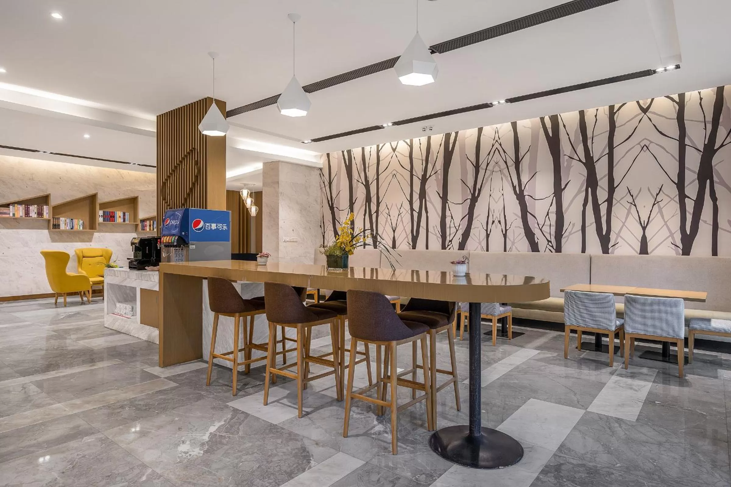 Restaurant/places to eat in Guangzhou Baiyun Airport Rejoice by Argyle Hotel Rehe Metro Exit B --Free shuttle bus is provided during the 138th Canton Fair