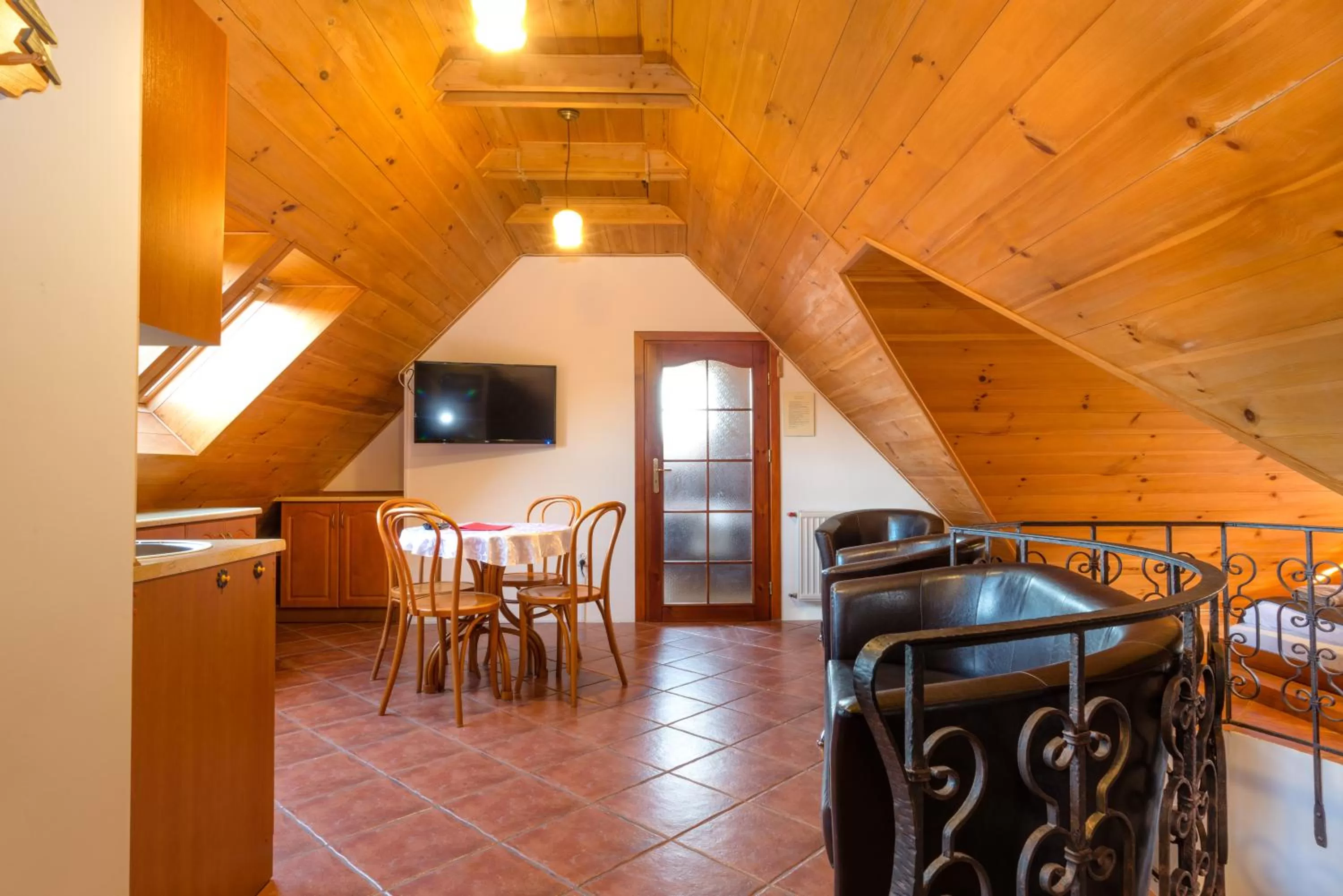 Kitchen or kitchenette in Gościniec Pięciu Stawów