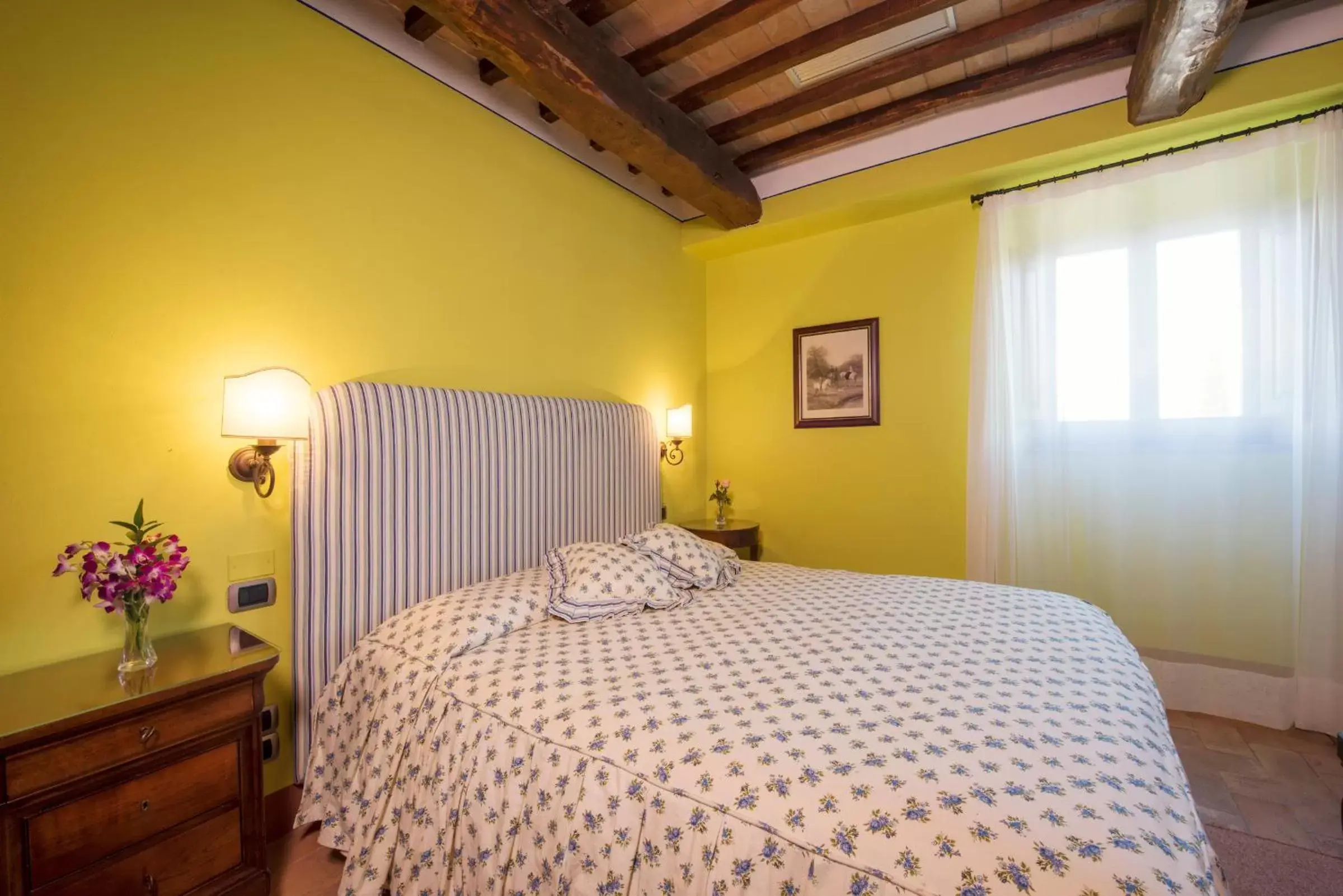 Bed in Relais Osteria Dell'Orcia