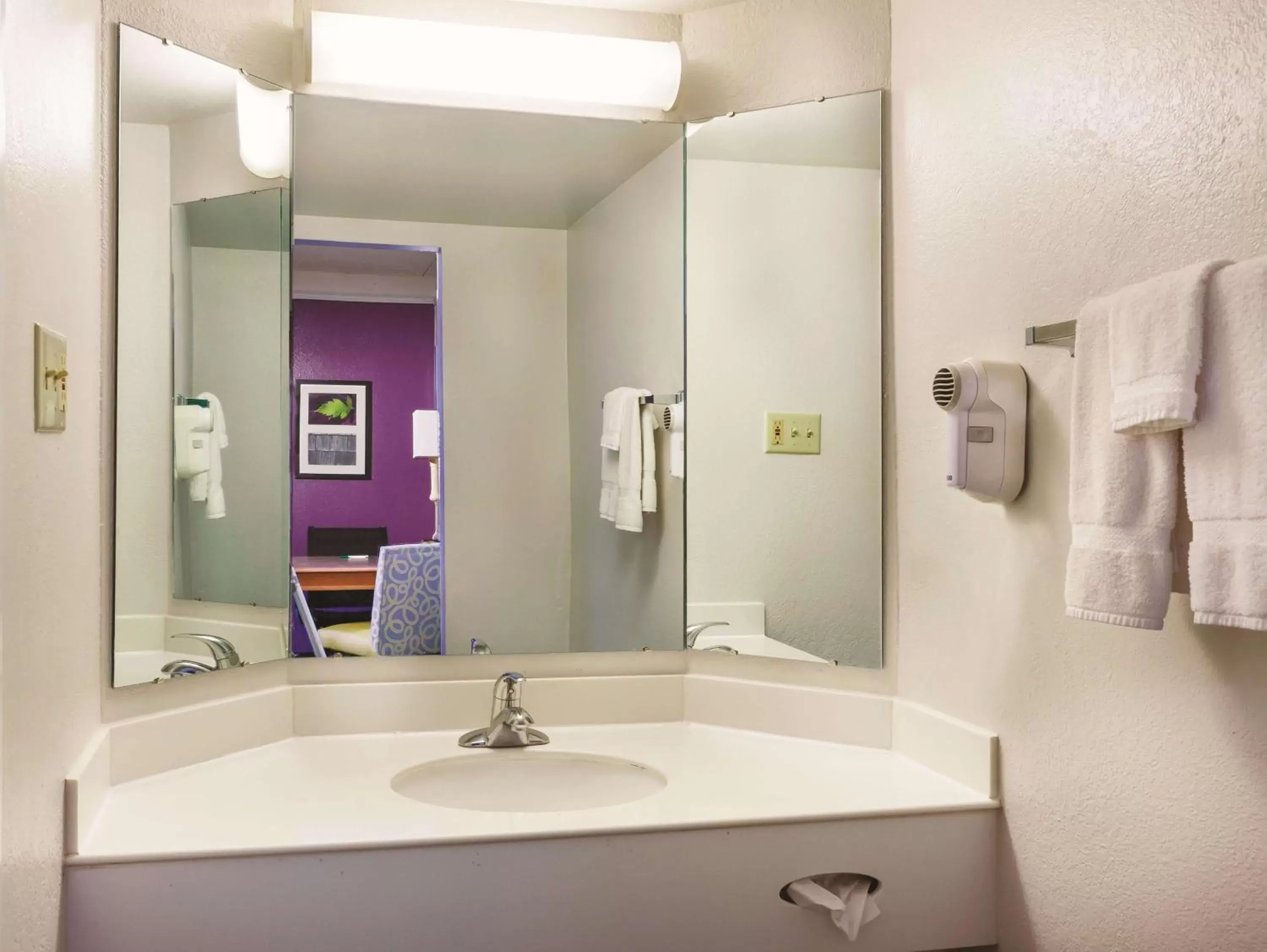 Photo of the whole room, Bathroom in La Quinta Inn by Wyndham Odessa