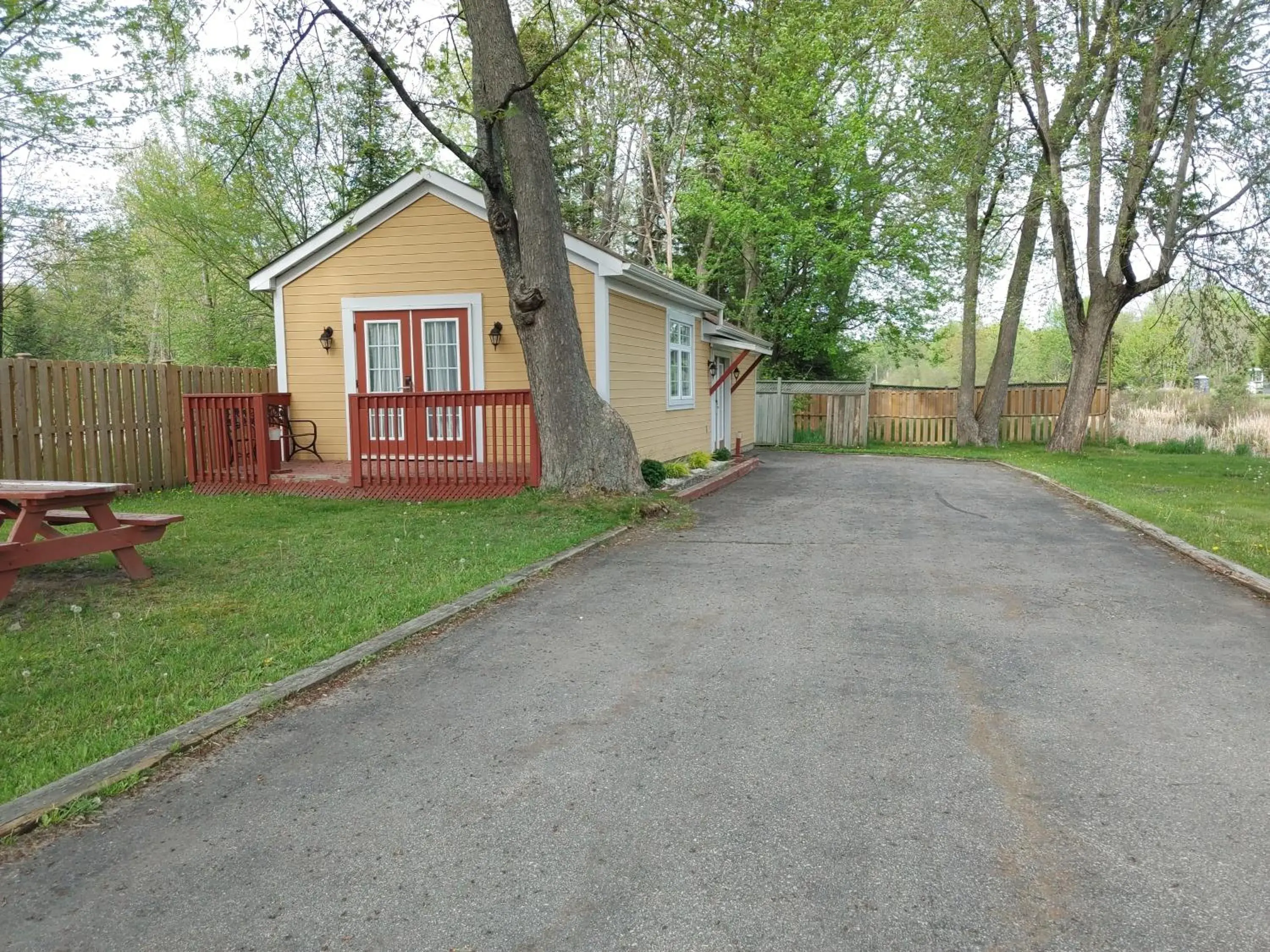 Property Building in North Bay Inn