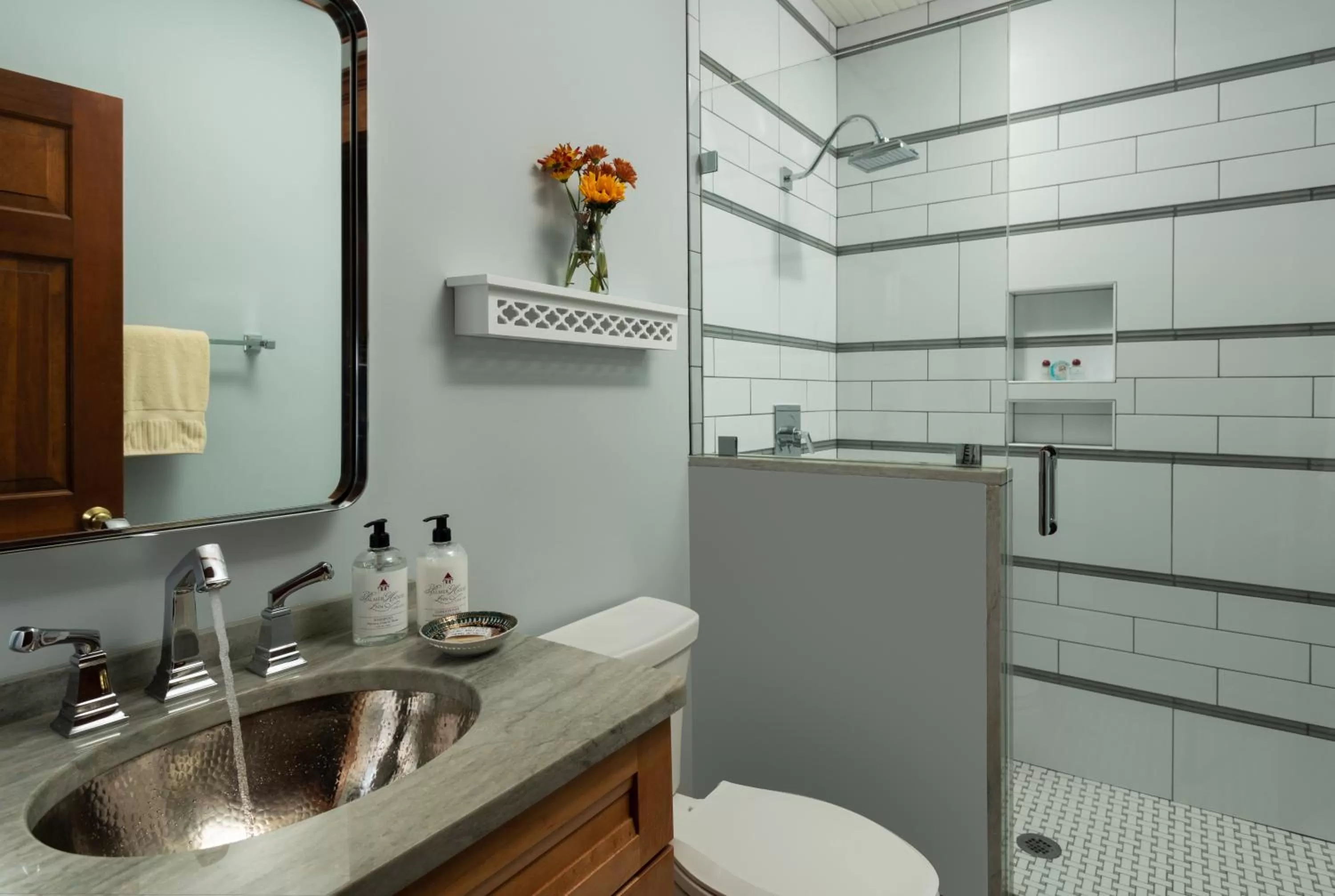 Kitchen/Kitchenette in Palmer House Inn