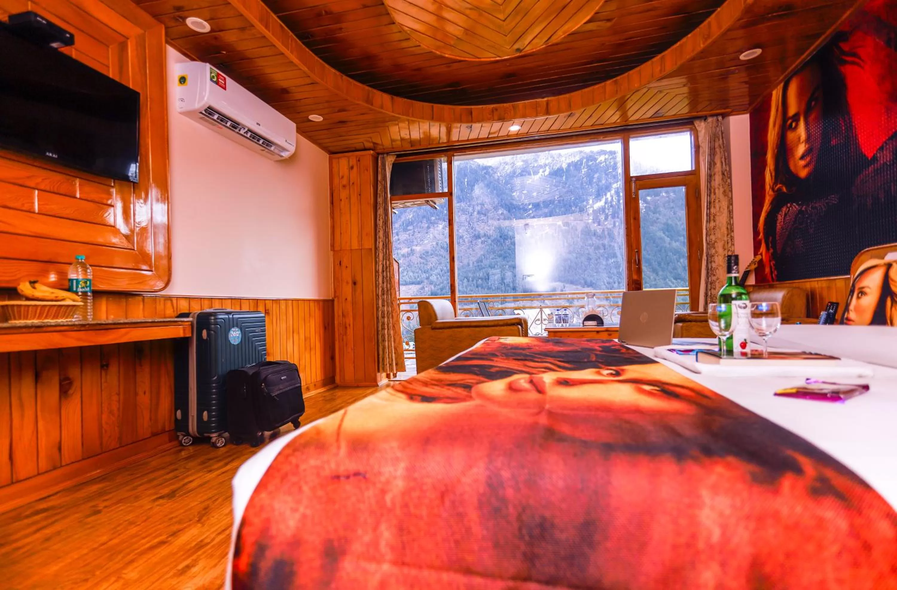 Photo of the whole room in Hotel Smugglers Mountain View - central heated &amp; air Cooled