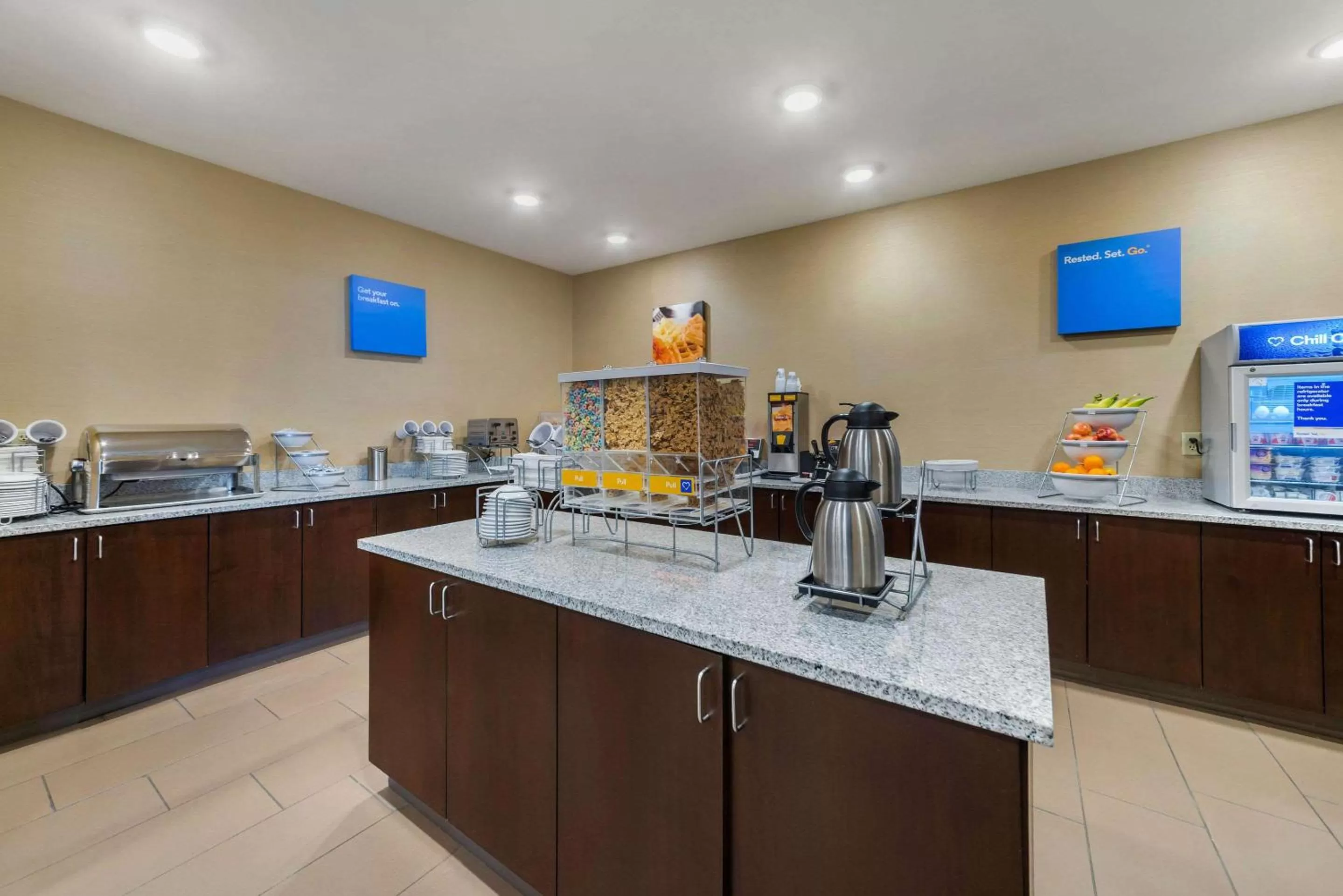 Restaurant/places to eat in Comfort Inn & Suites Northern Kentucky