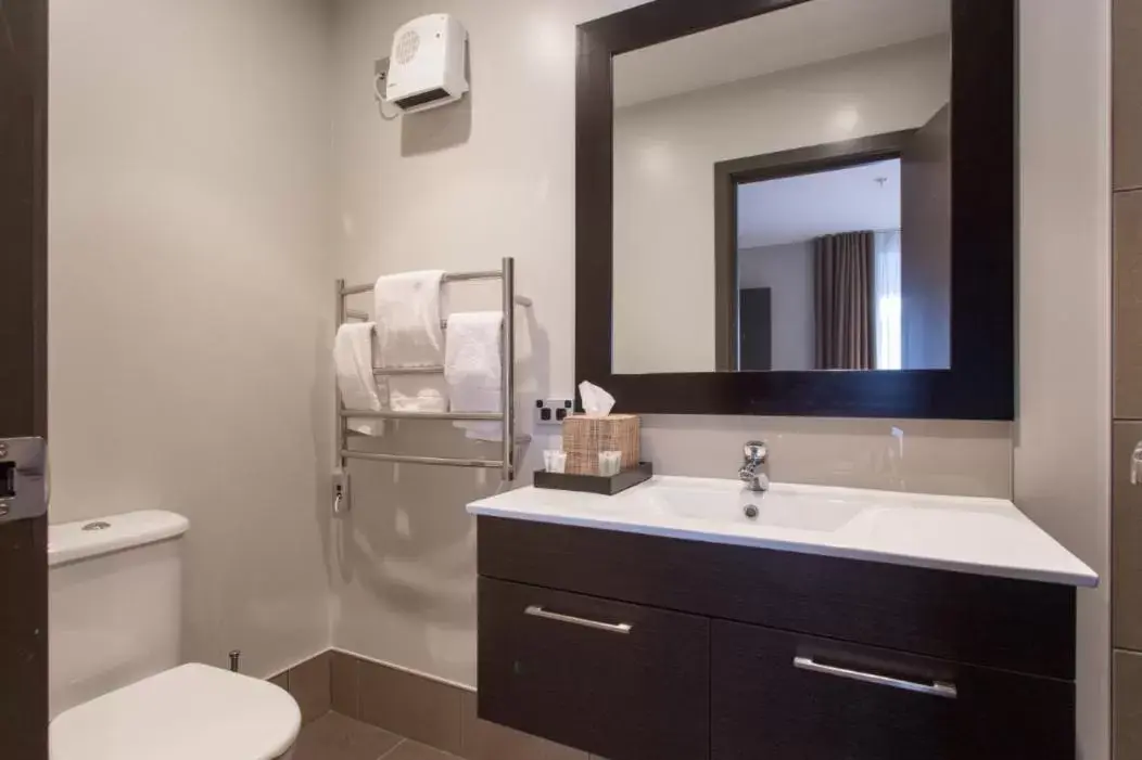 Bathroom in Queenstown Village Apartments