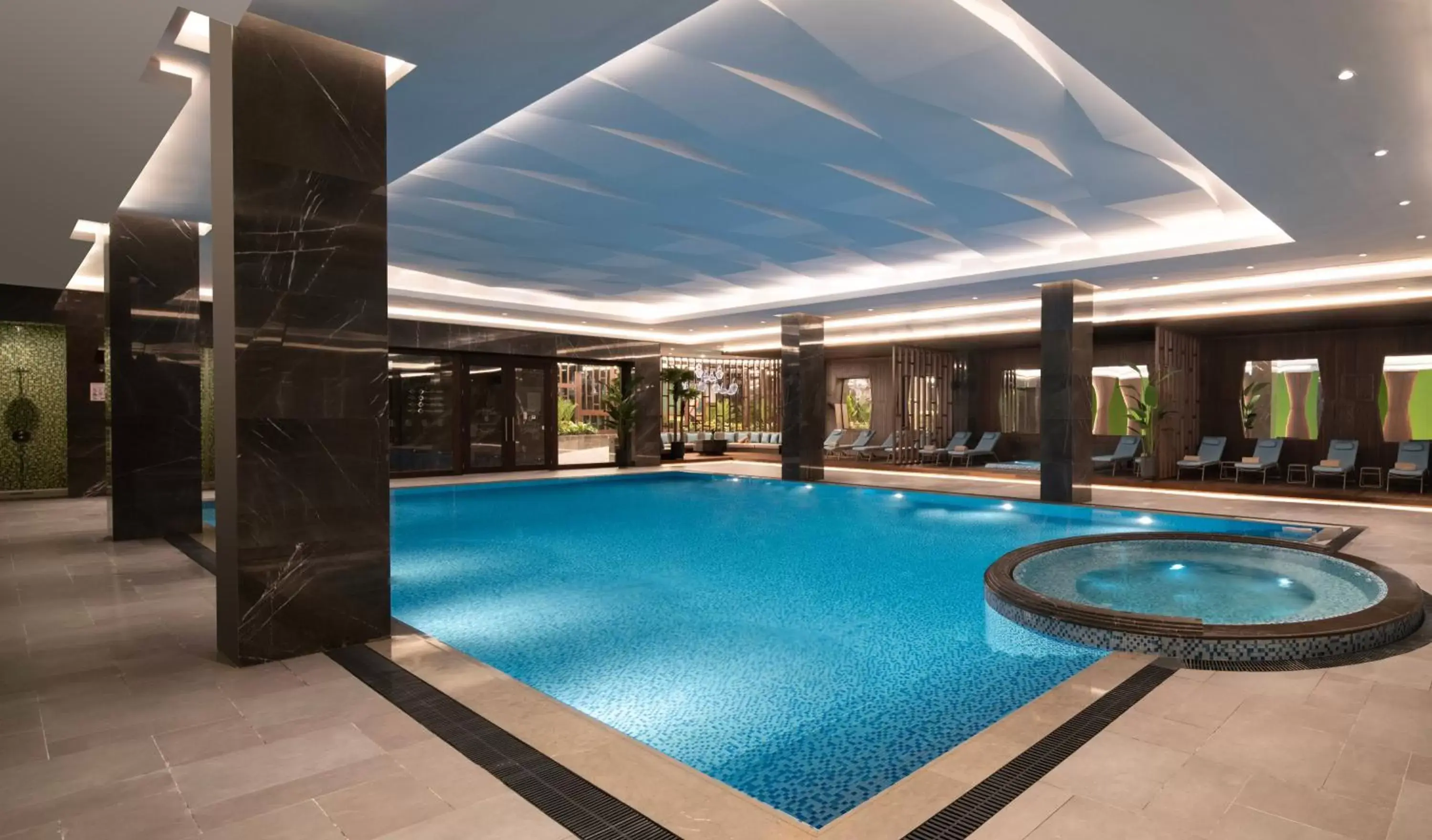 Swimming Pool in Mövenpick Hotel Istanbul Asia Airport